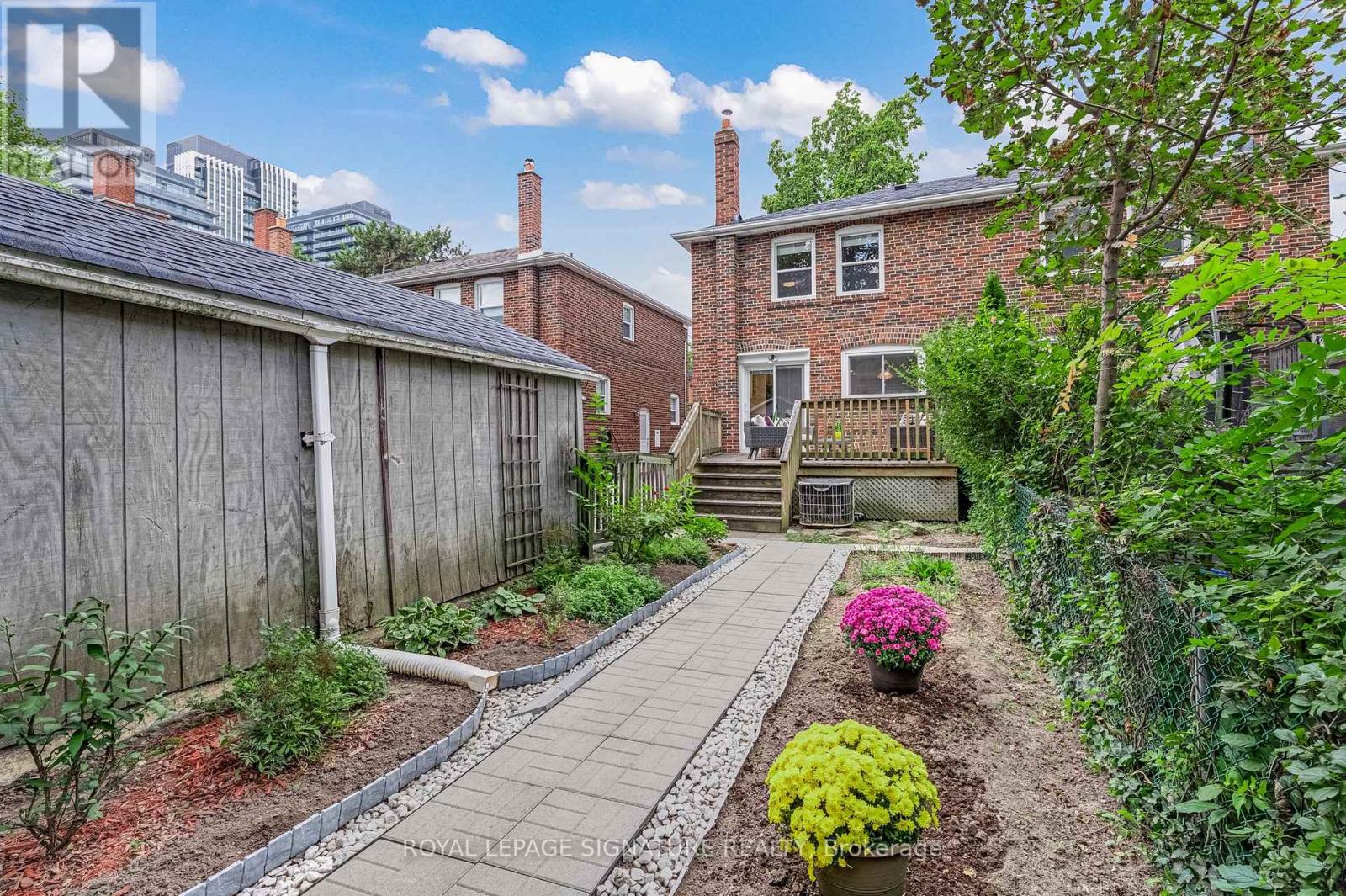 39 Brentcliffe Road, Toronto, Ontario  M4G 3Y4 - Photo 30 - C13786368