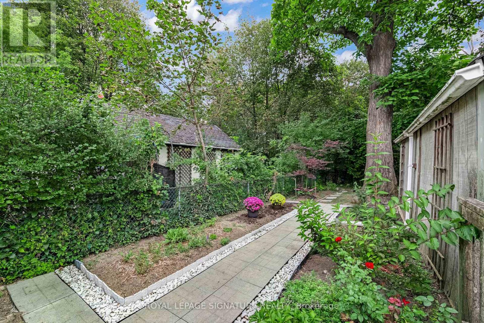 39 Brentcliffe Road, Toronto, Ontario  M4G 3Y4 - Photo 31 - C13786368