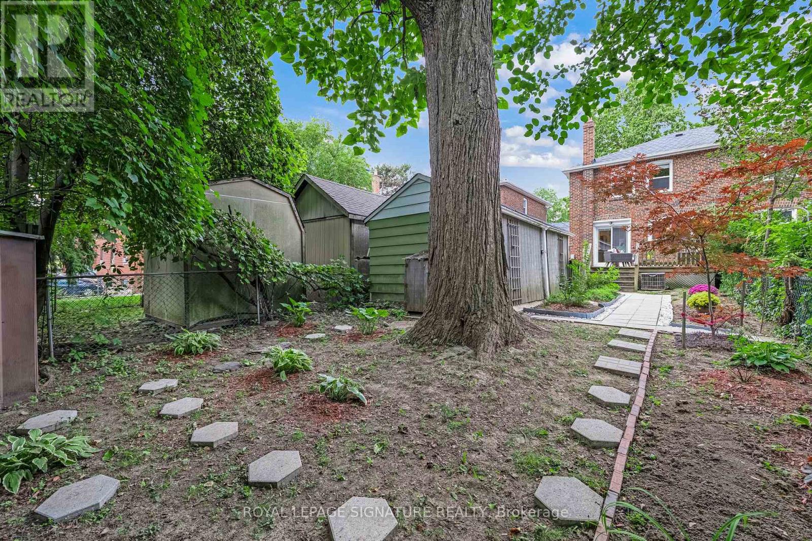 39 Brentcliffe Road, Toronto, Ontario  M4G 3Y4 - Photo 33 - C13786368
