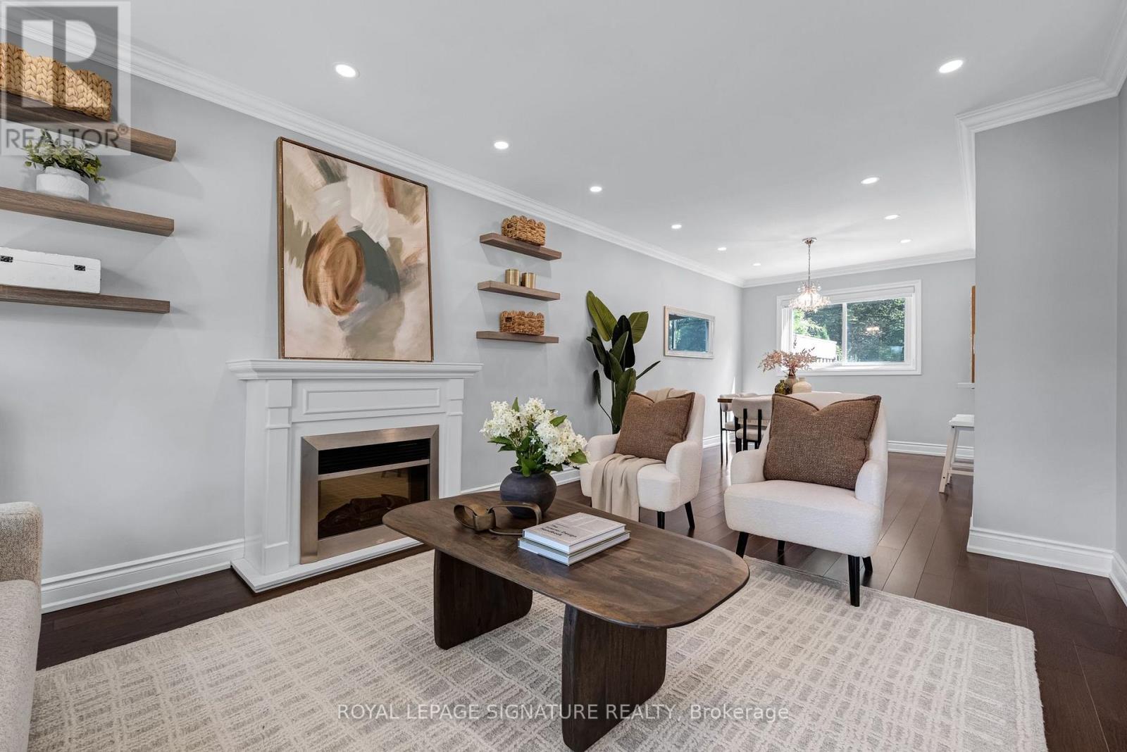 39 Brentcliffe Road, Toronto, Ontario  M4G 3Y4 - Photo 4 - C13786368