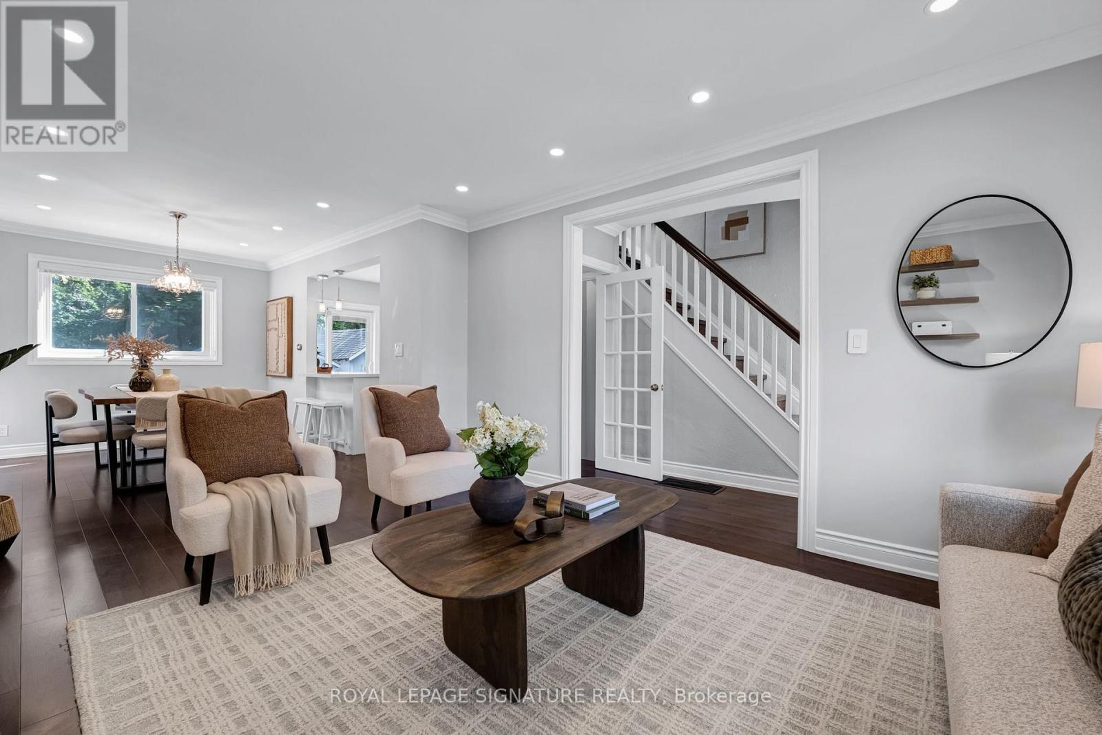 39 Brentcliffe Road, Toronto, Ontario  M4G 3Y4 - Photo 5 - C13786368