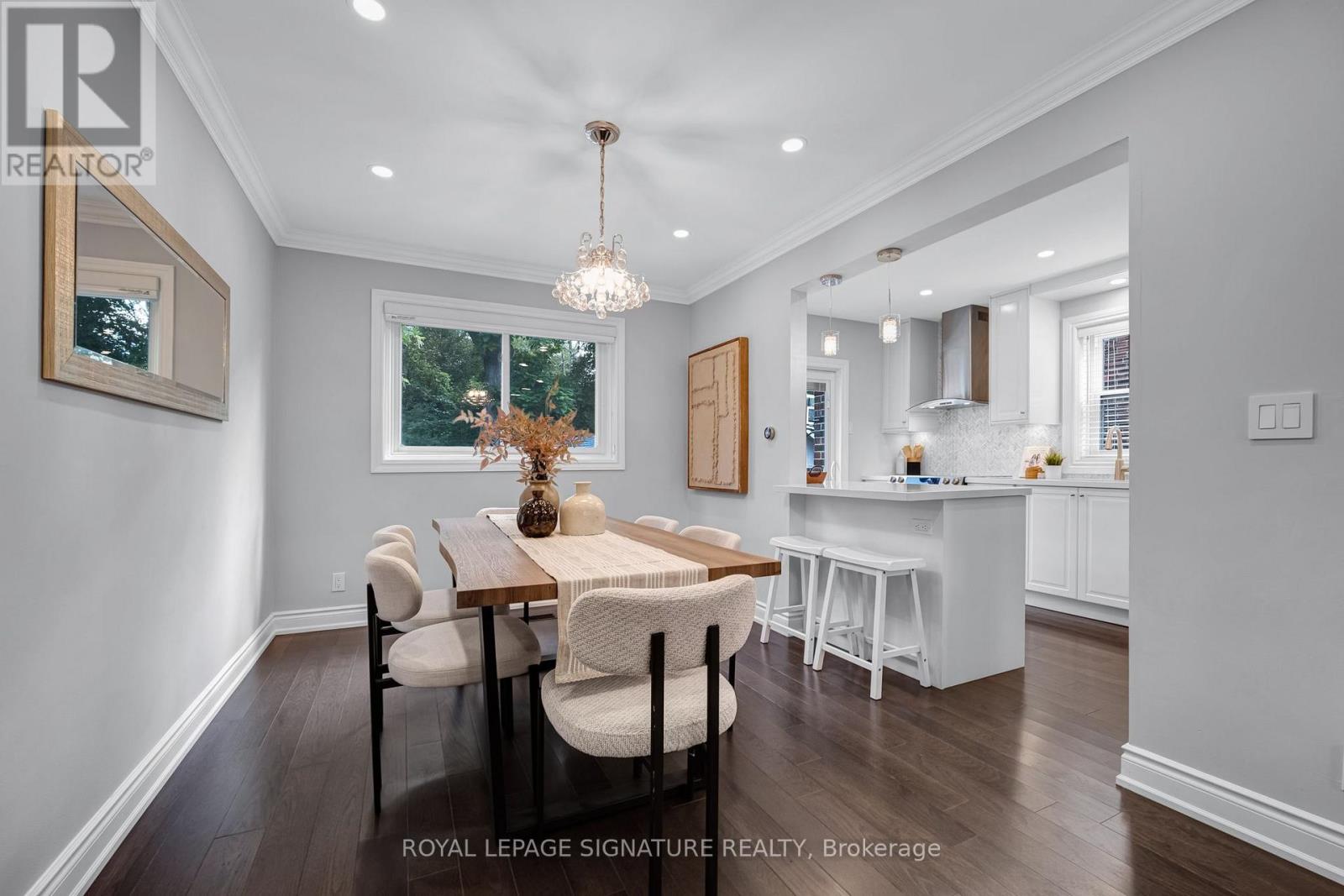 39 Brentcliffe Road, Toronto, Ontario  M4G 3Y4 - Photo 8 - C13786368