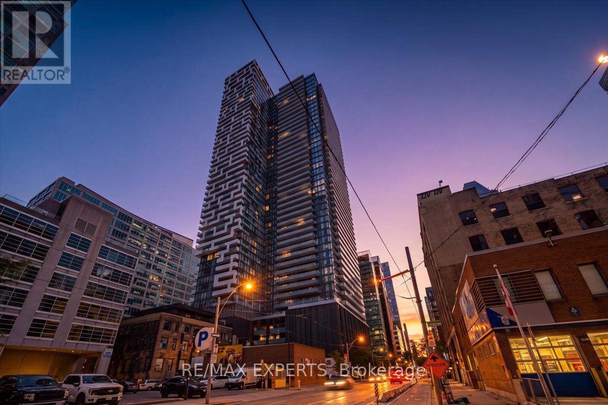 1815 - 25 RICHMOND STREET E, Toronto, Ontario
