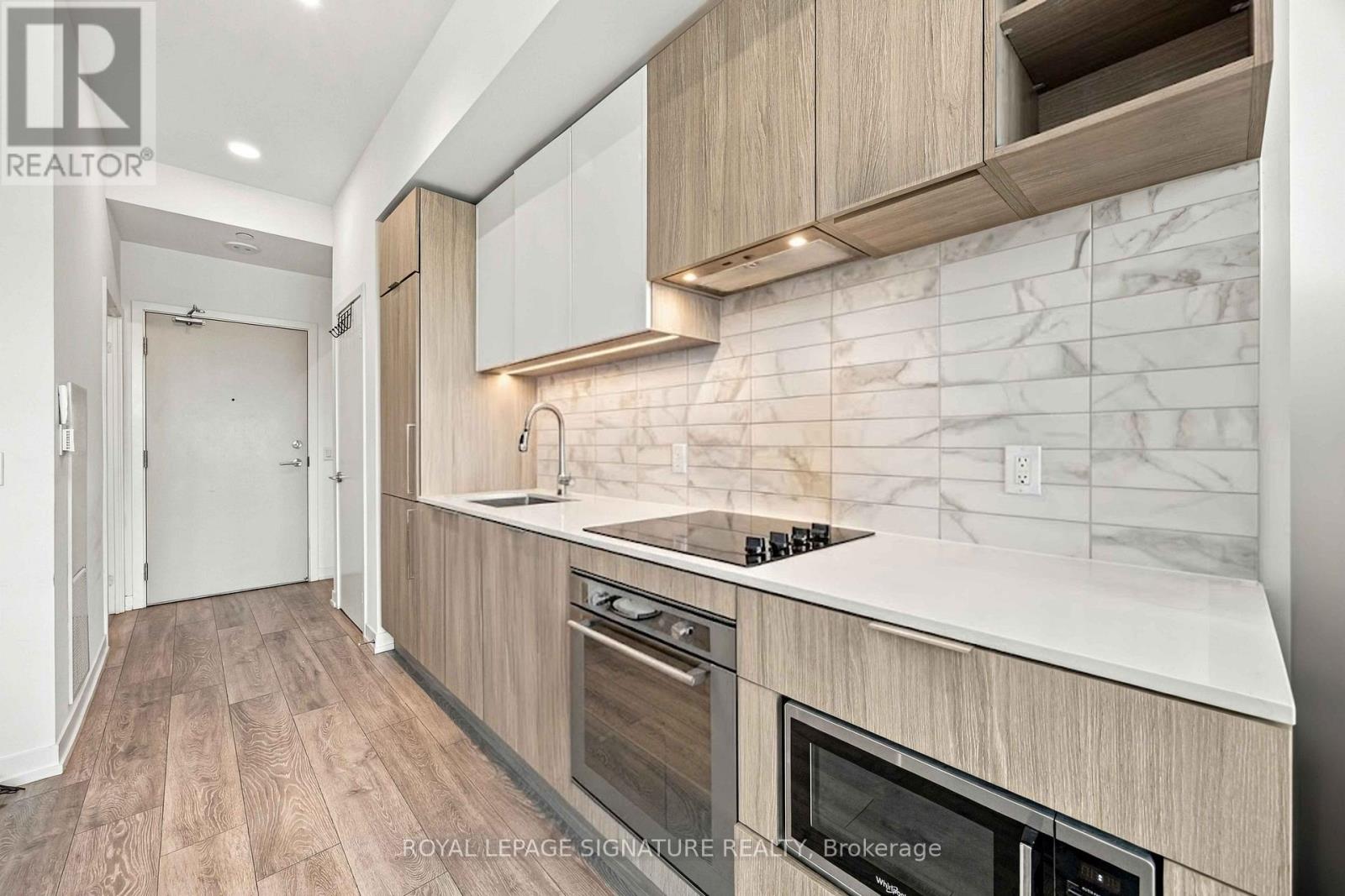 817 - 2020 Bathurst Street, Toronto, Ontario  M5P 0A6 - Photo 2 - C13786414