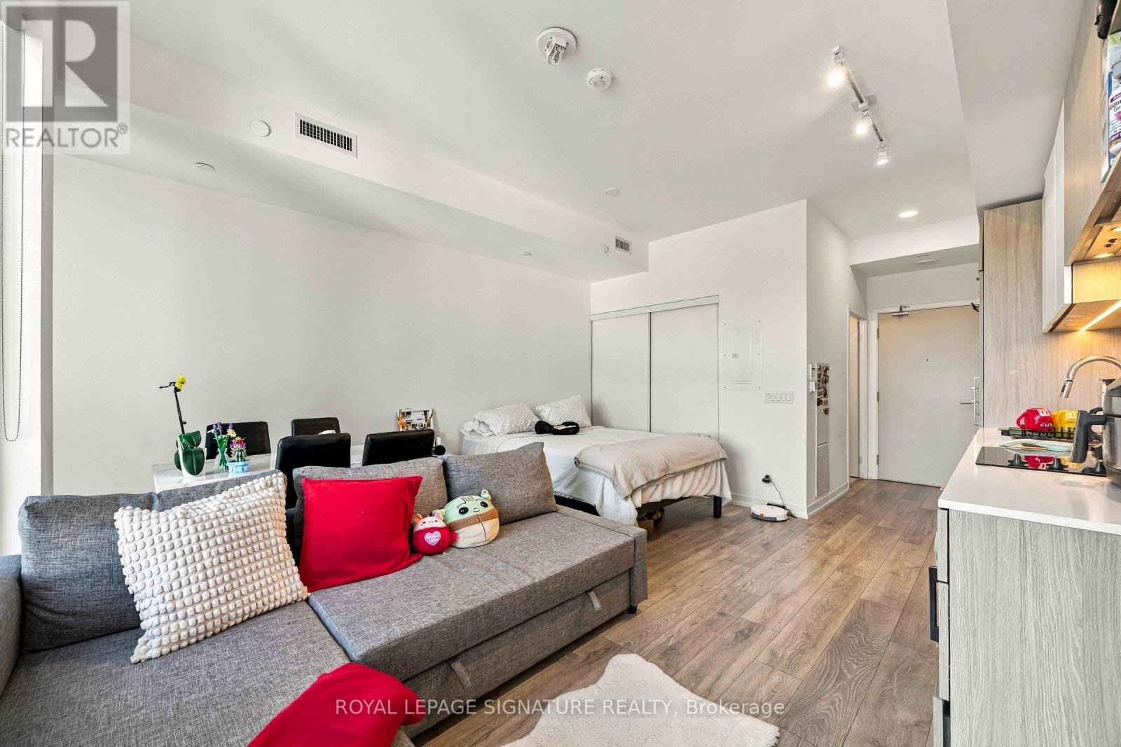 817 - 2020 Bathurst Street, Toronto, Ontario  M5P 0A6 - Photo 6 - C13786414