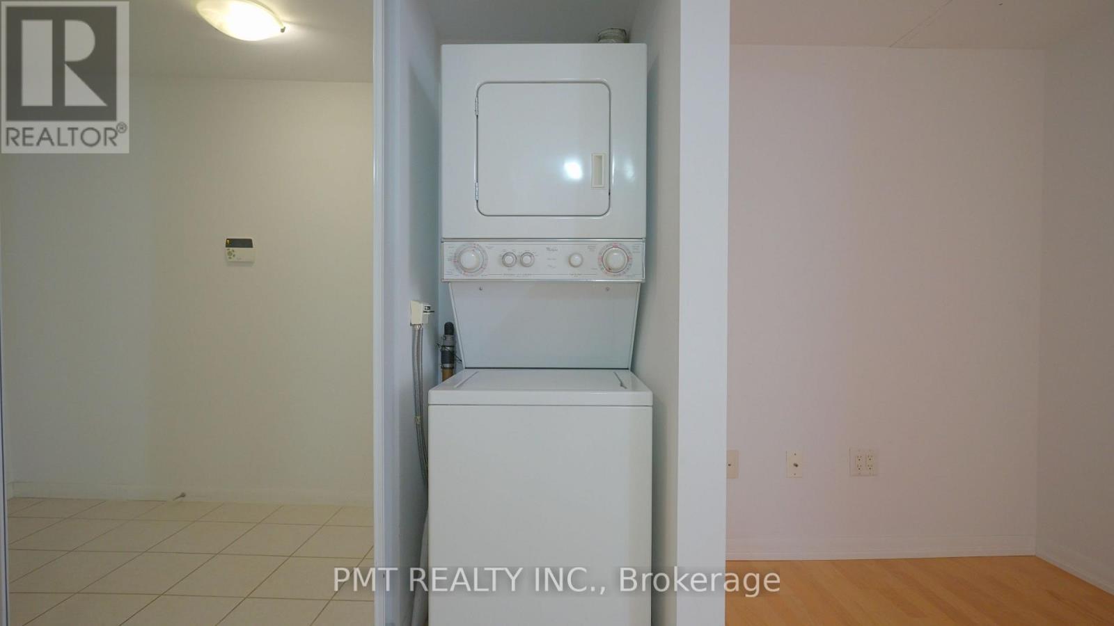 1607 - 38 Grenville Street, Toronto, Ontario  M4Y 1A5 - Photo 3 - C13786514