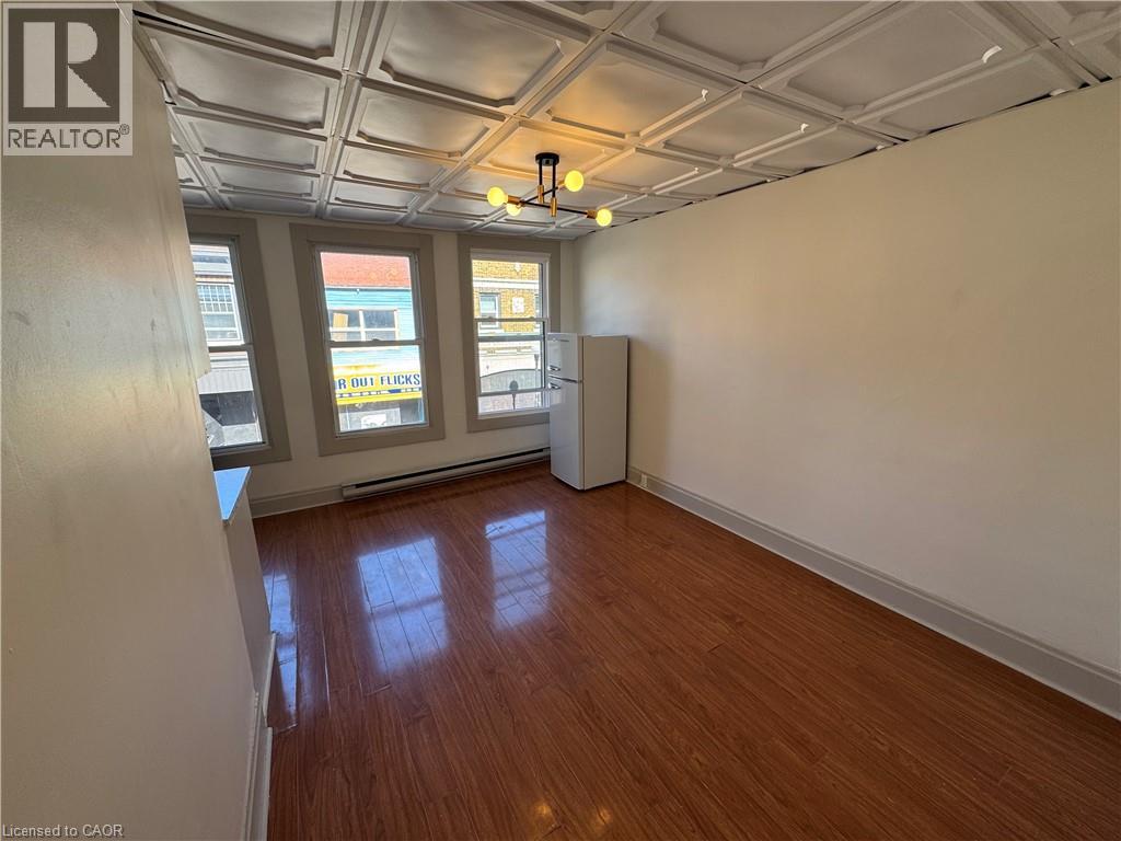 97 S Queen Street S, Kitchener, Ontario  N2G 1W1 - Photo 3 - 40862904
