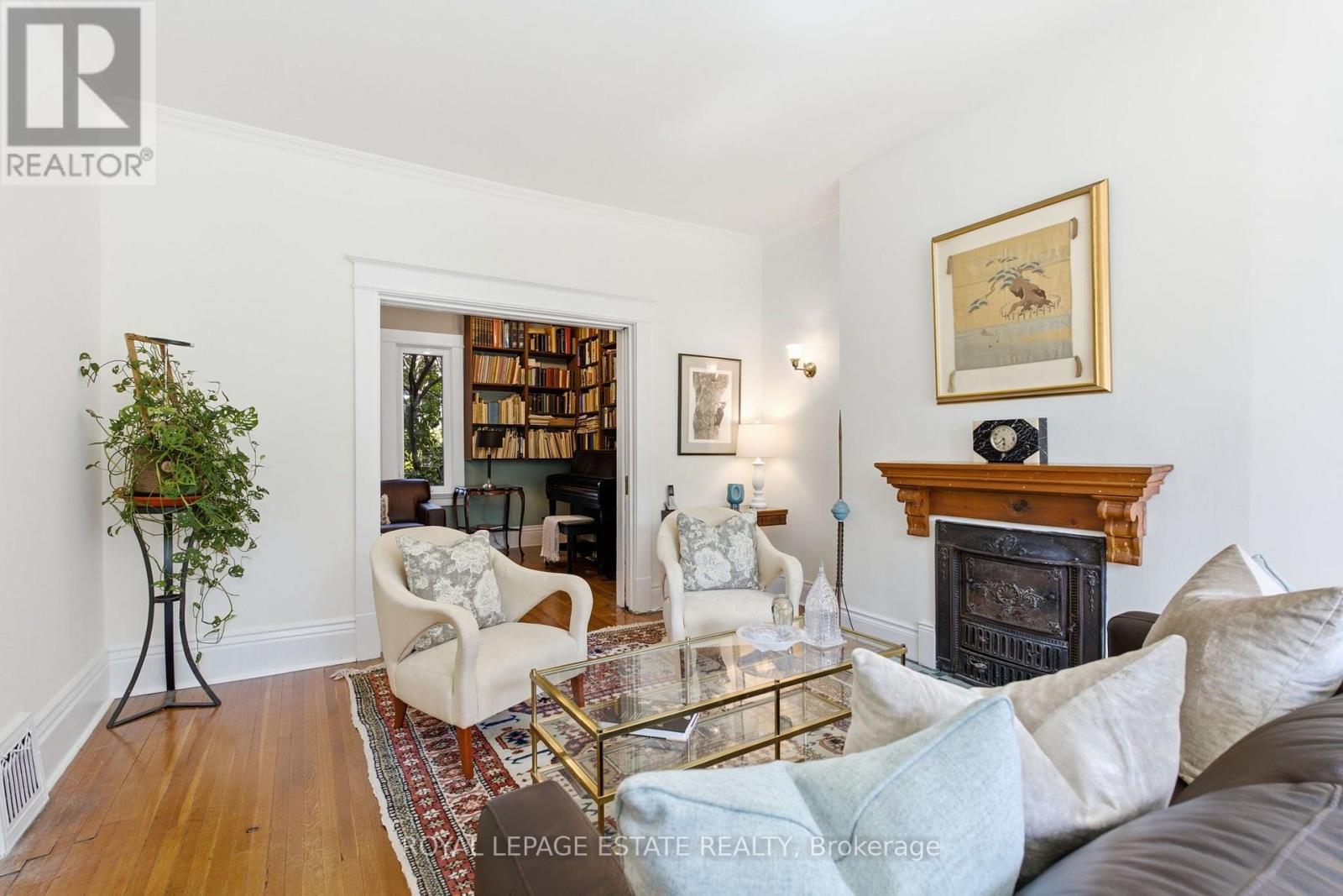 14 Lyall Avenue, Toronto, Ontario  M4E 1V8 - Photo 4 - E13786426