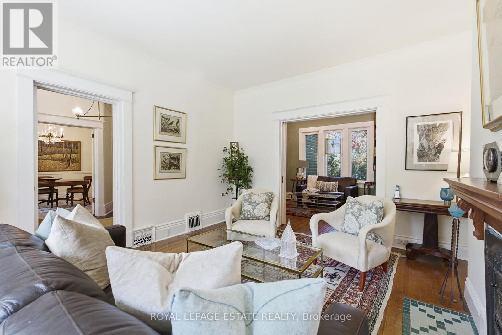 14 Lyall Avenue, Toronto, Ontario  M4E 1V8 - Photo 5 - E13786426