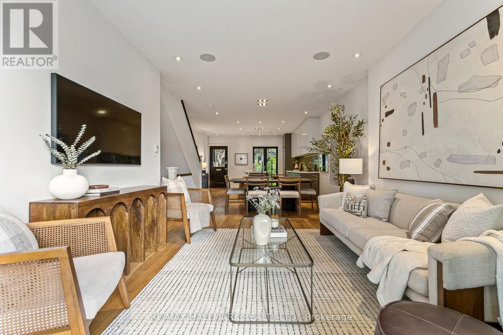 40 Fernwood Park Avenue, Toronto, Ontario  M4E 3G1 - Photo 17 - E13786220