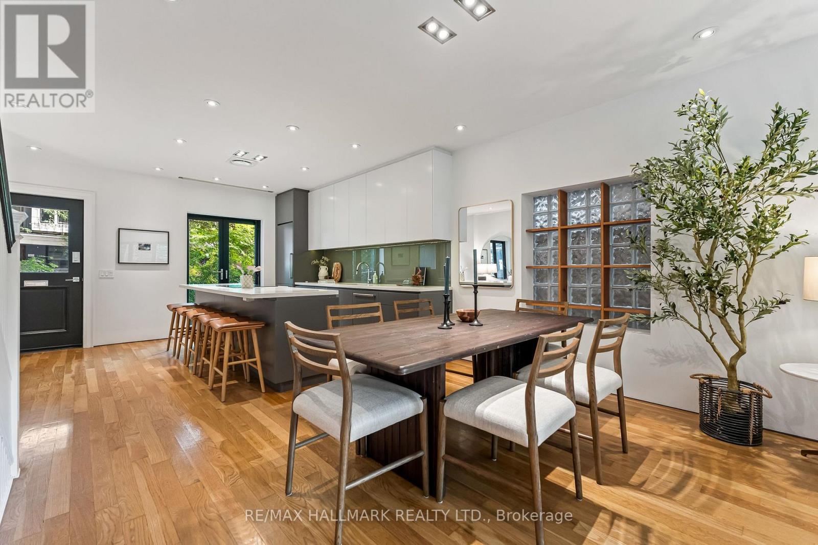 40 Fernwood Park Avenue, Toronto, Ontario  M4E 3G1 - Photo 14 - E13786220