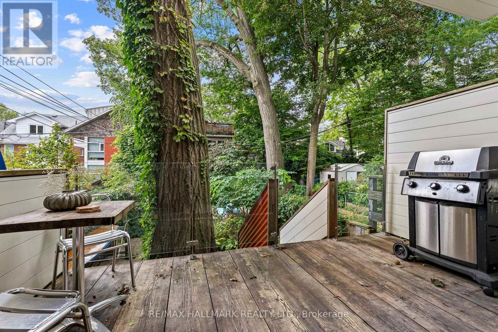 40 Fernwood Park Avenue, Toronto, Ontario  M4E 3G1 - Photo 21 - E13786220