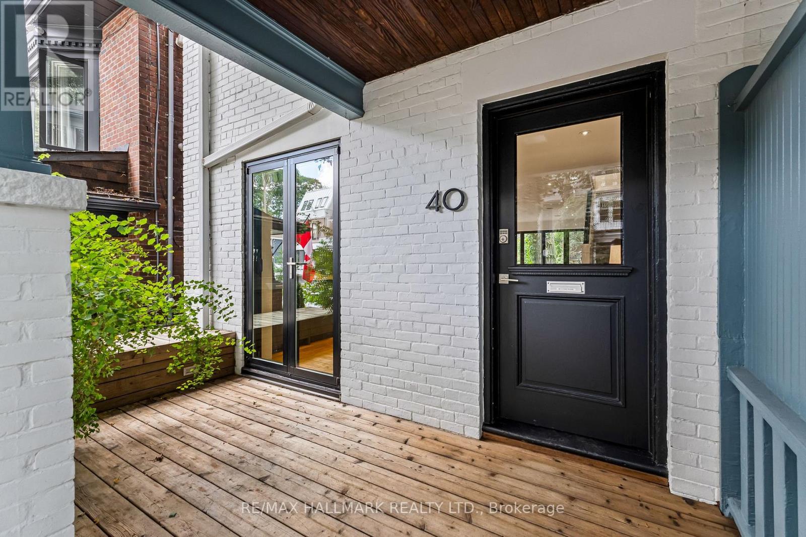 40 Fernwood Park Avenue, Toronto, Ontario  M4E 3G1 - Photo 2 - E13786220
