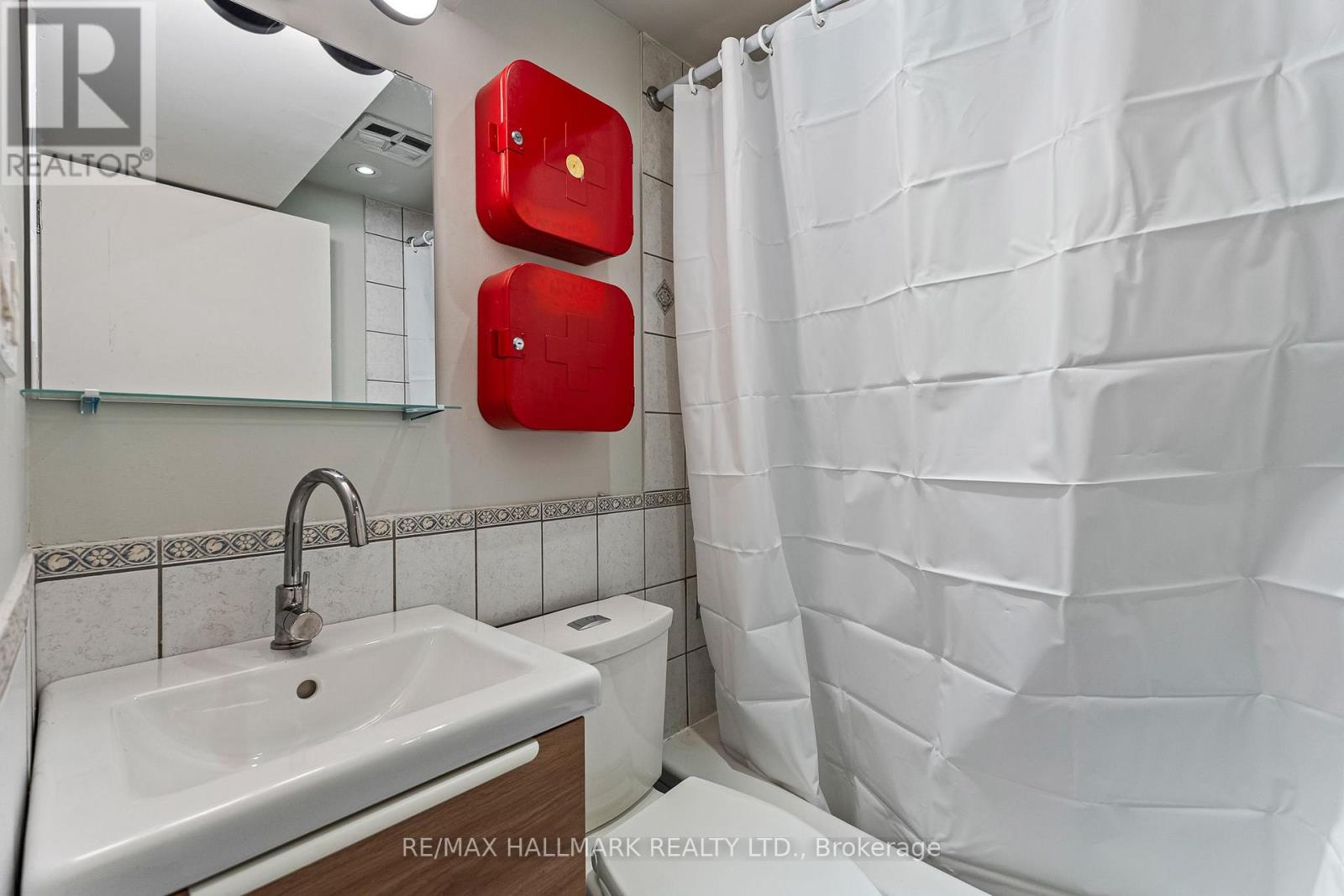 40 Fernwood Park Avenue, Toronto, Ontario  M4E 3G1 - Photo 44 - E13786220