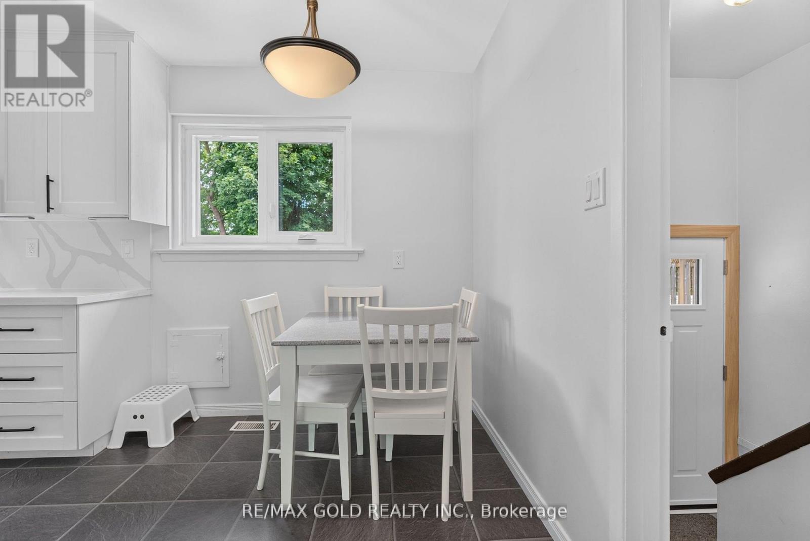182 Mcmurchy Avenue S, Brampton, Ontario  L6Y 1Y9 - Photo 12 - W13785674