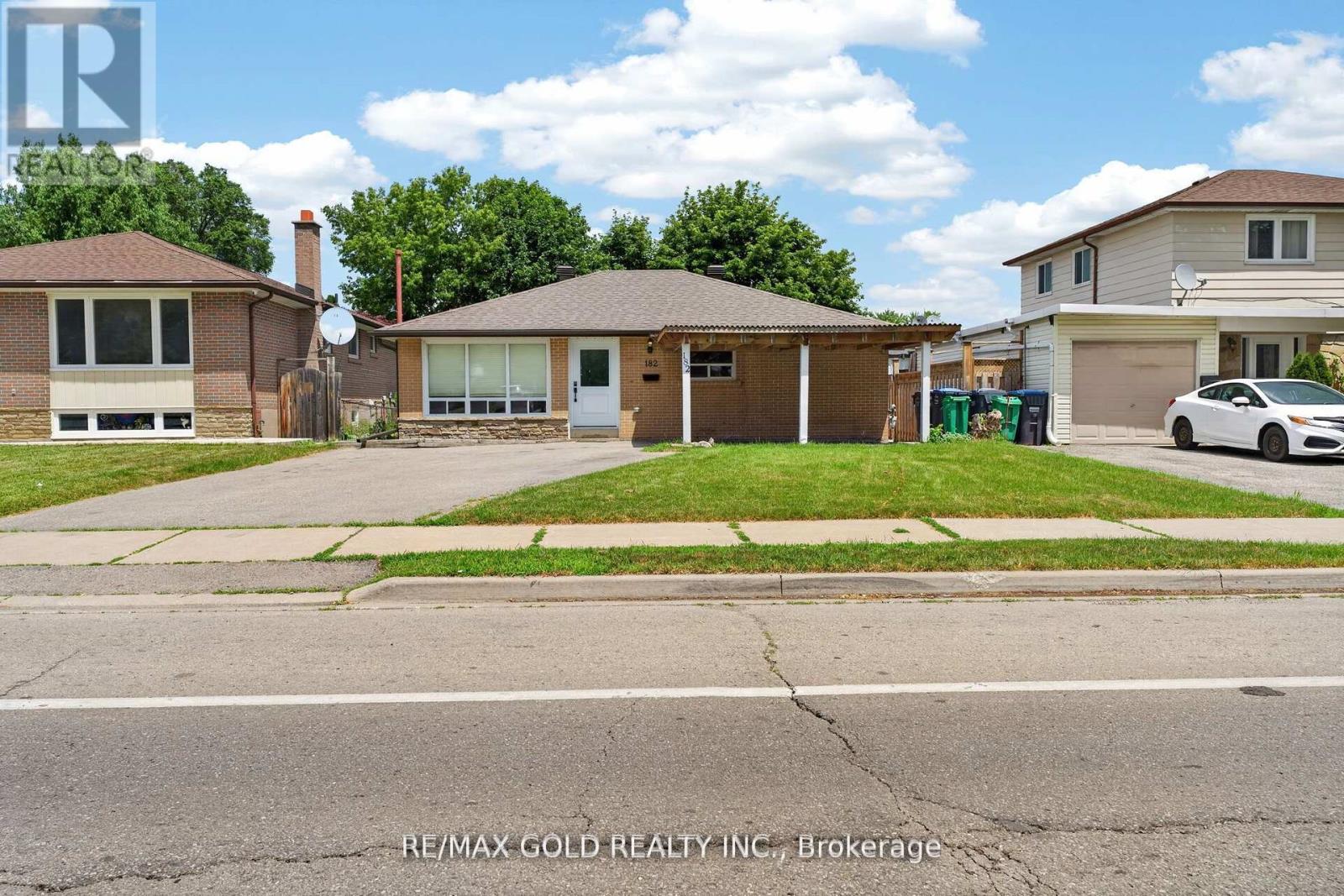 182 Mcmurchy Avenue S, Brampton, Ontario  L6Y 1Y9 - Photo 2 - W13785674
