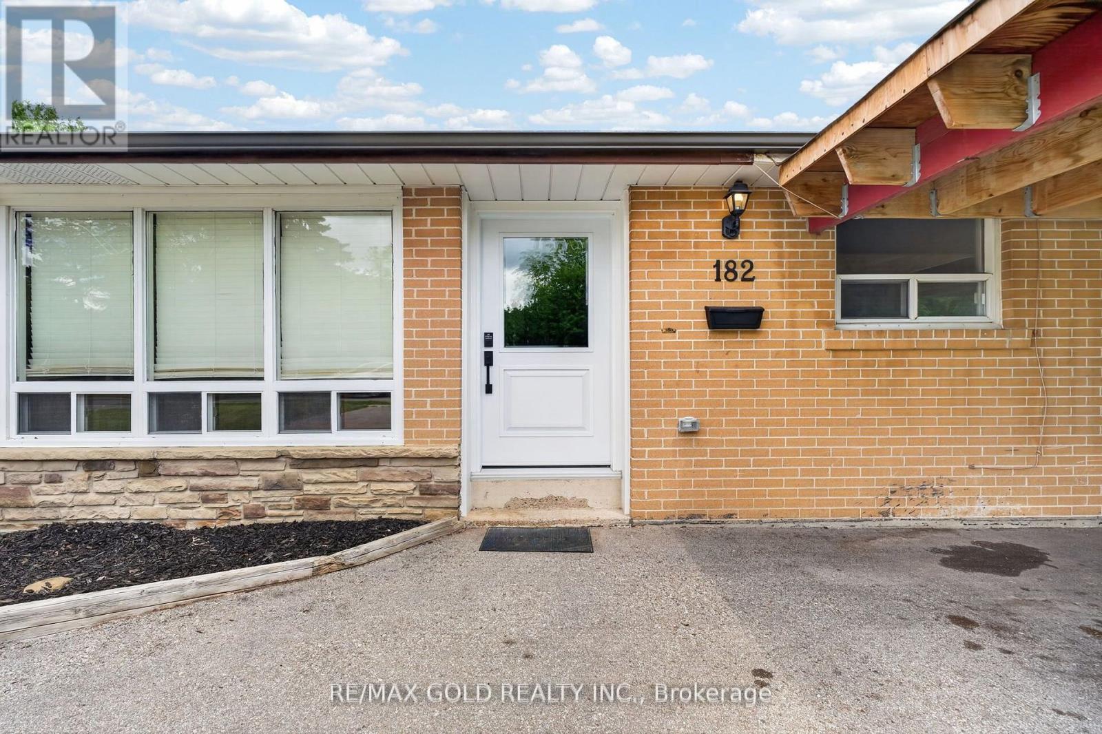 182 Mcmurchy Avenue S, Brampton, Ontario  L6Y 1Y9 - Photo 4 - W13785674