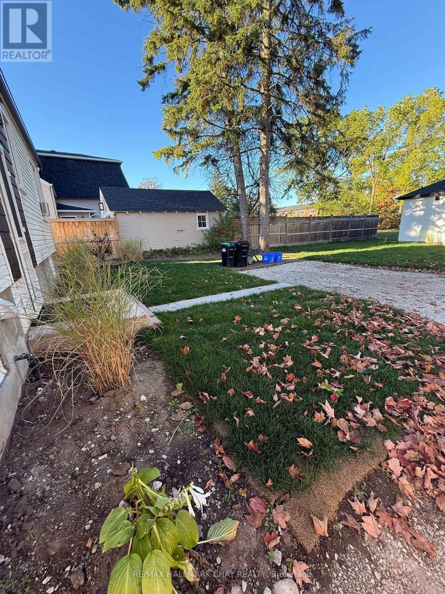 137 Clapperton Street, Barrie, Ontario  L4M 3G3 - Photo 3 - S13786424