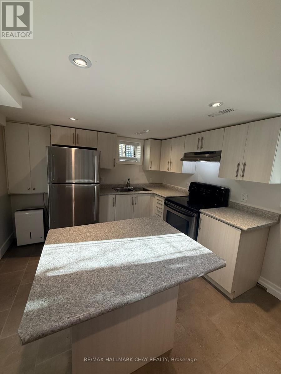 137 Clapperton Street, Barrie, Ontario  L4M 3G3 - Photo 4 - S13786424