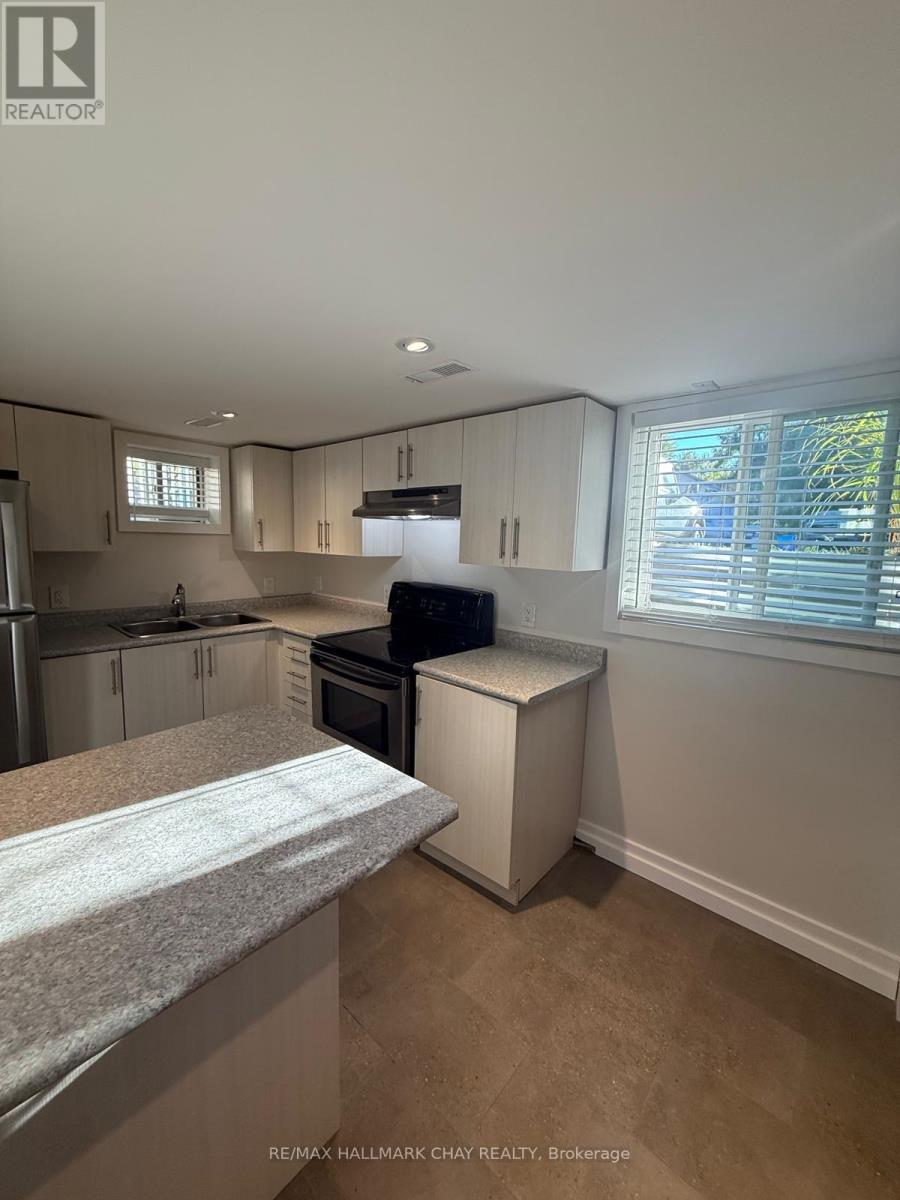 137 Clapperton Street, Barrie, Ontario  L4M 3G3 - Photo 5 - S13786424