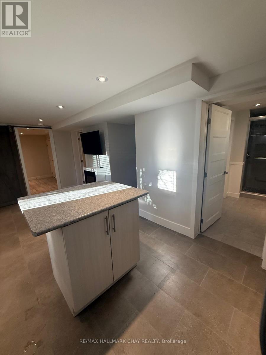 137 Clapperton Street, Barrie, Ontario  L4M 3G3 - Photo 6 - S13786424