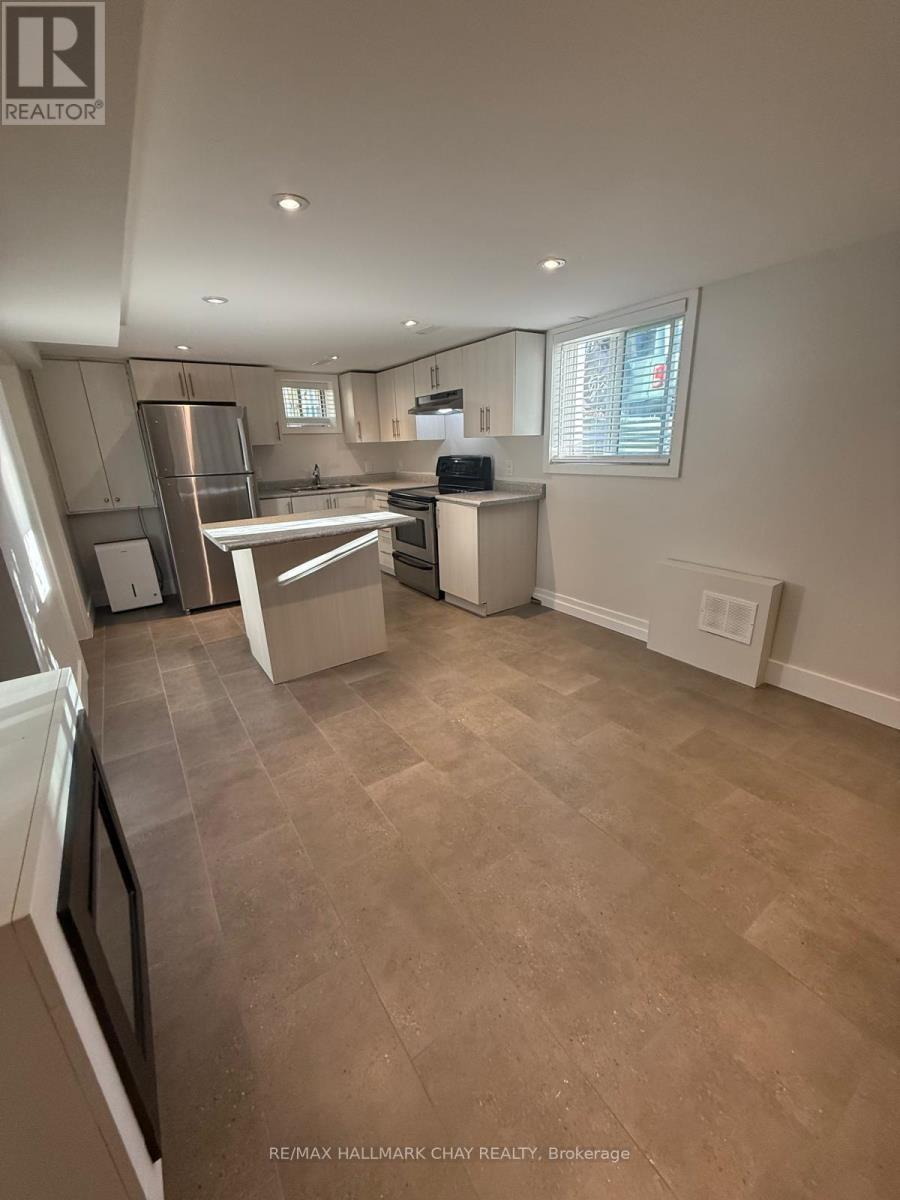 137 Clapperton Street, Barrie, Ontario  L4M 3G3 - Photo 7 - S13786424