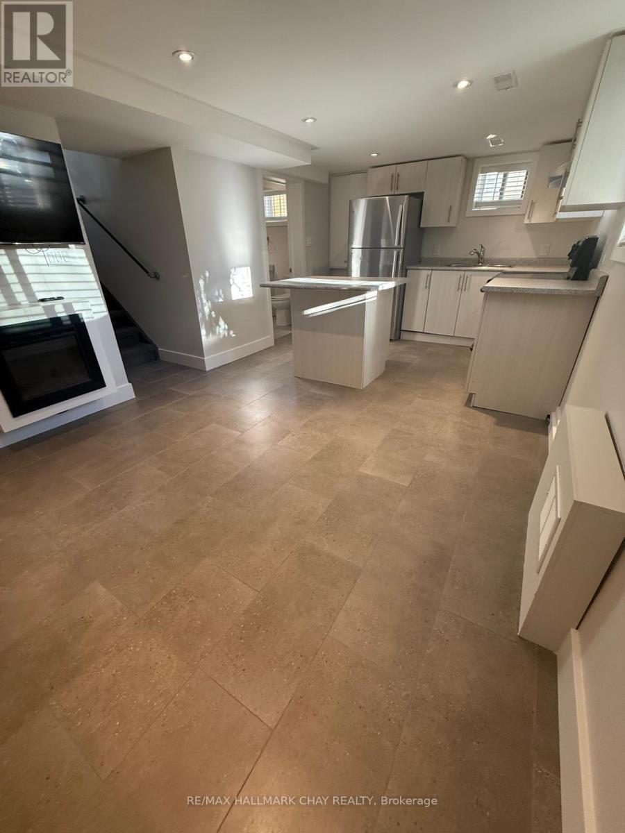 137 Clapperton Street, Barrie, Ontario  L4M 3G3 - Photo 8 - S13786424