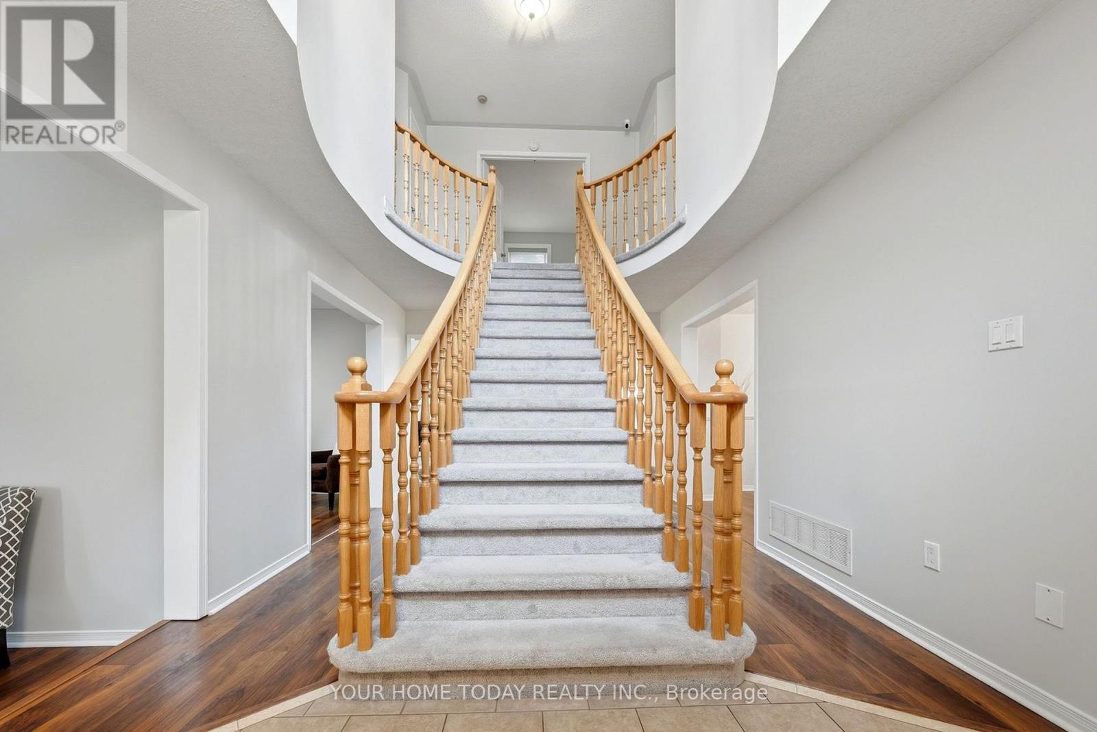 14 Donaghedy Drive, Halton Hills, Ontario  L7G 5H2 - Photo 6 - W13786204