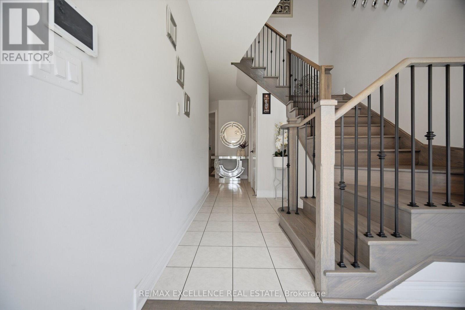 32 Branigan Crescent, Halton Hills, Ontario  L7G 0N1 - Photo 4 - W13786334