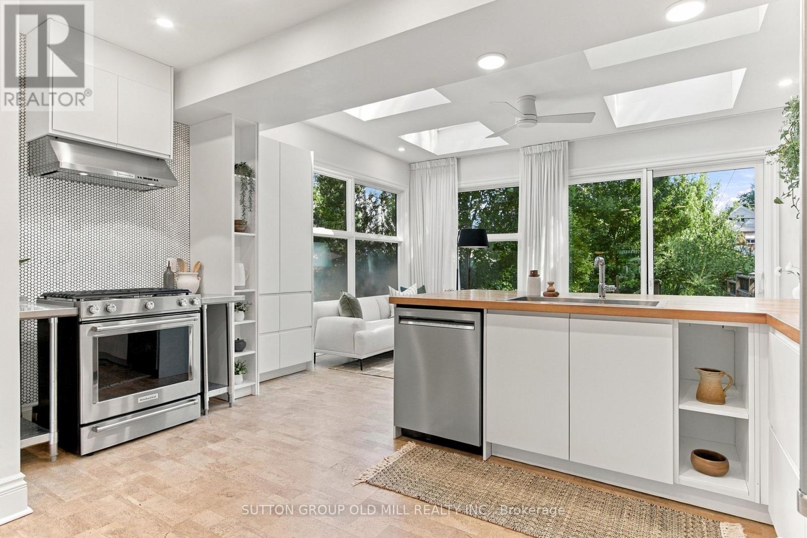 73 Laws Street, Toronto, Ontario  M6P 2Y8 - Photo 17 - W13786342
