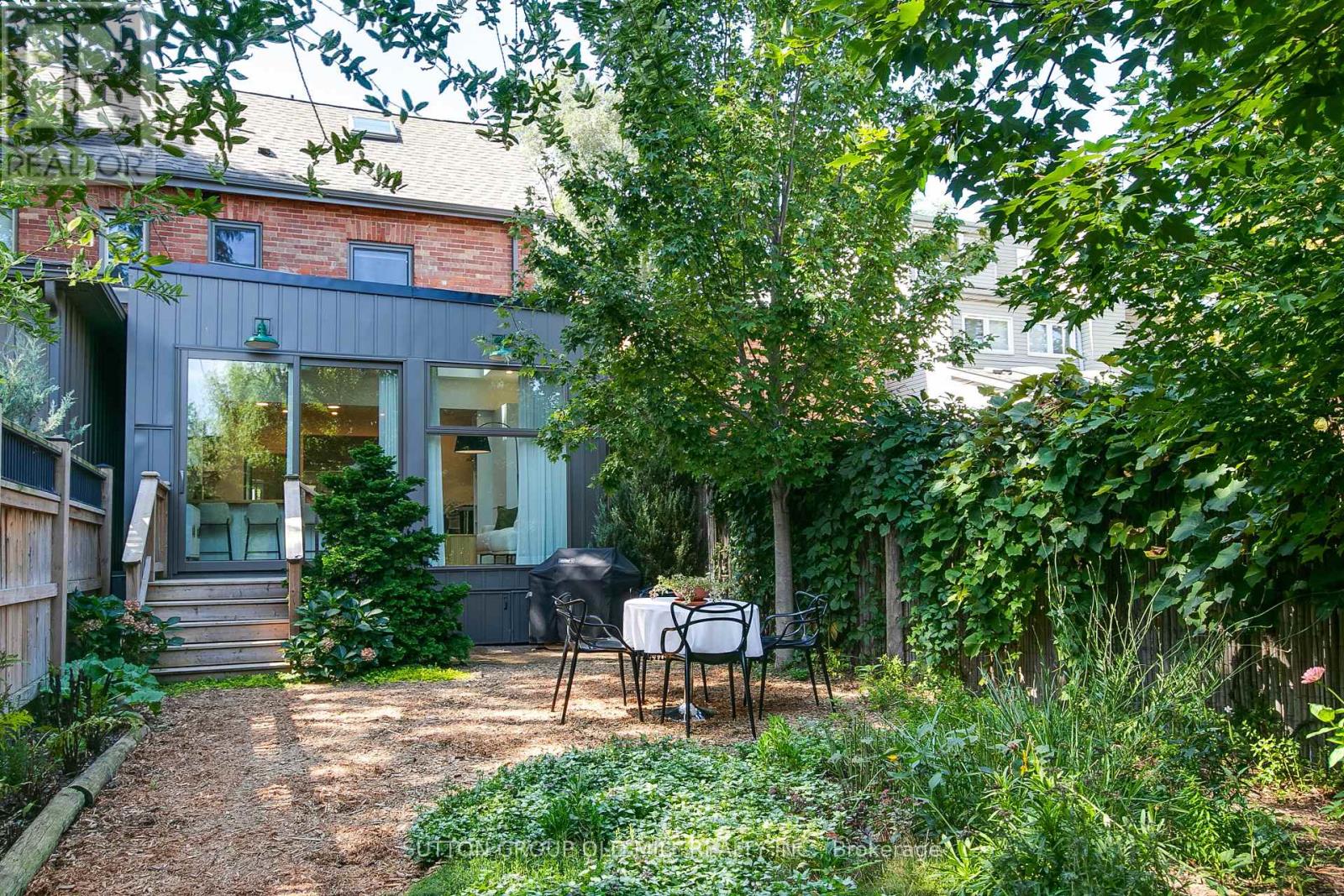 73 Laws Street, Toronto, Ontario  M6P 2Y8 - Photo 43 - W13786342