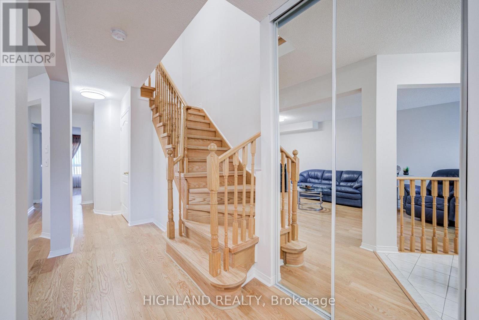 849 Scollard Court, Mississauga, Ontario  L5V 1N1 - Photo 16 - W13786374