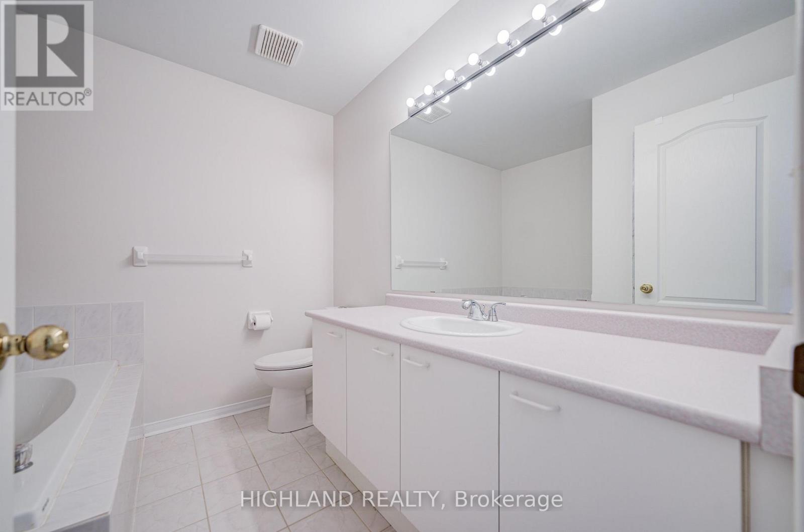 849 Scollard Court, Mississauga, Ontario  L5V 1N1 - Photo 19 - W13786374
