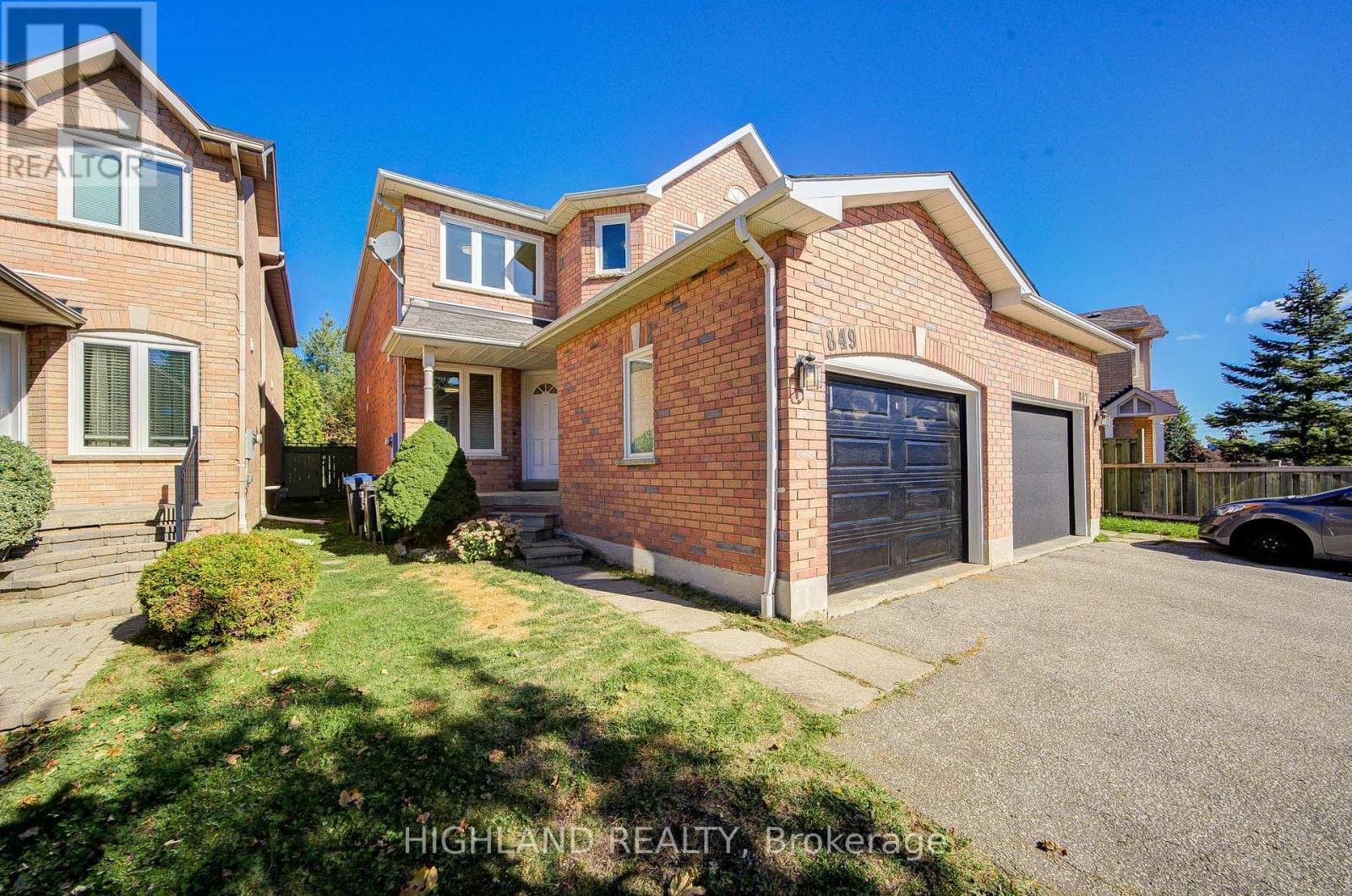 849 Scollard Court, Mississauga, Ontario  L5V 1N1 - Photo 2 - W13786374