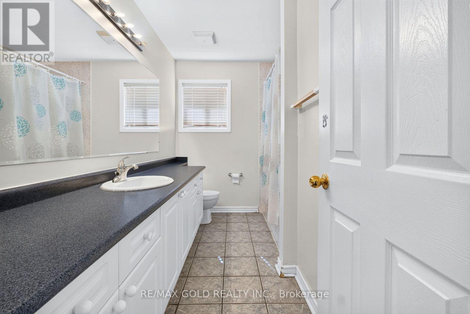 70 Maldives Crescent, Brampton, Ontario  L6P 1L1 - Photo 28 - W13786376