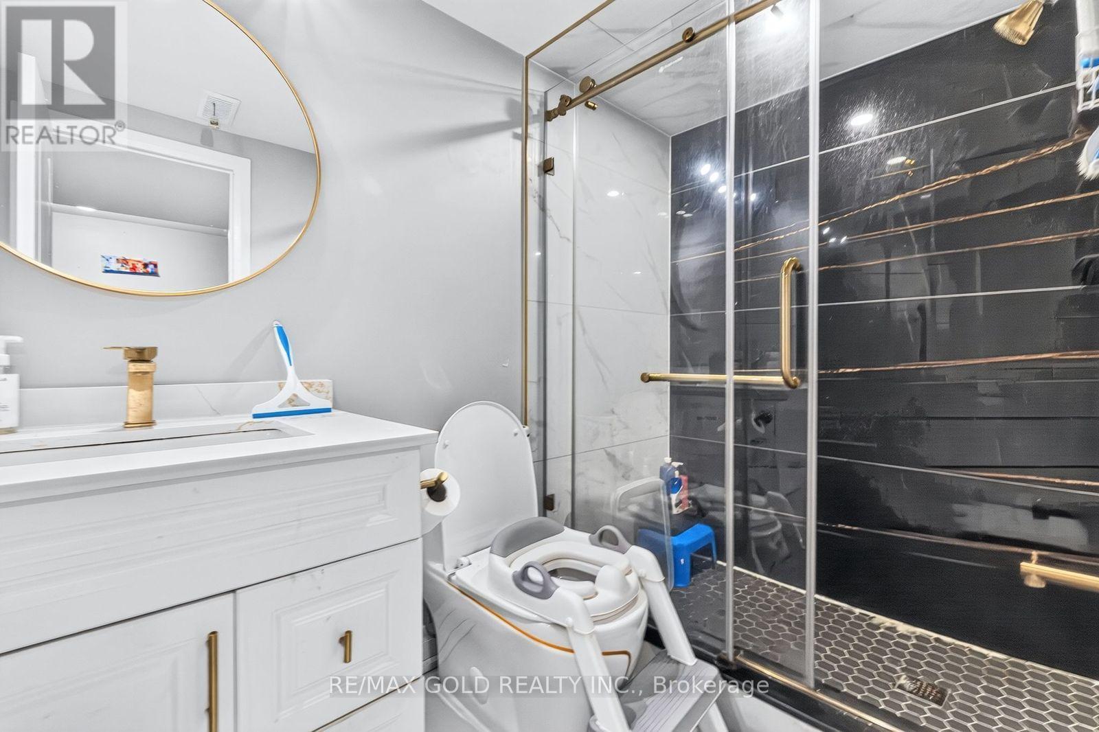 70 Maldives Crescent, Brampton, Ontario  L6P 1L1 - Photo 37 - W13786376