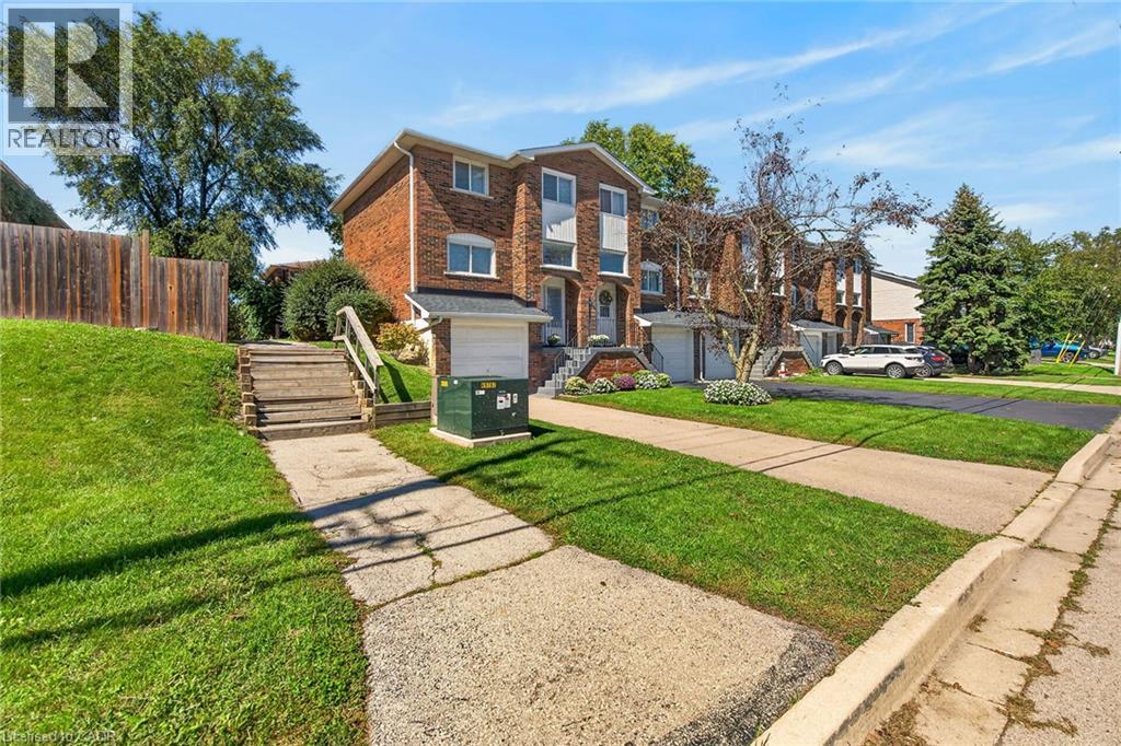 112 Cedar Street, Dunnville, Ontario  N1A 3C7 - Photo 3 - 40863577