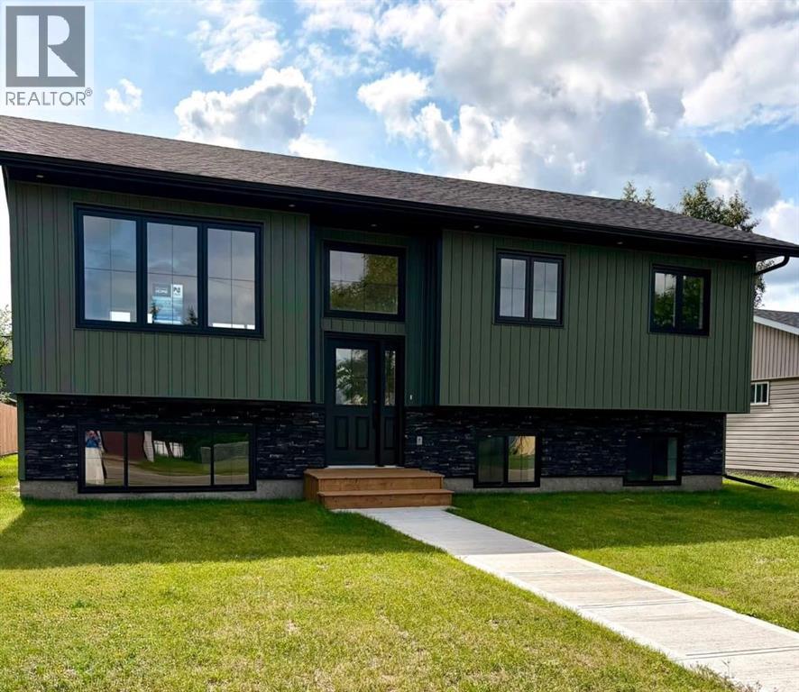 <div class="slider-price">$470,000.00</div><p>1029 7 Avenue, Wainwright, Alberta</p>