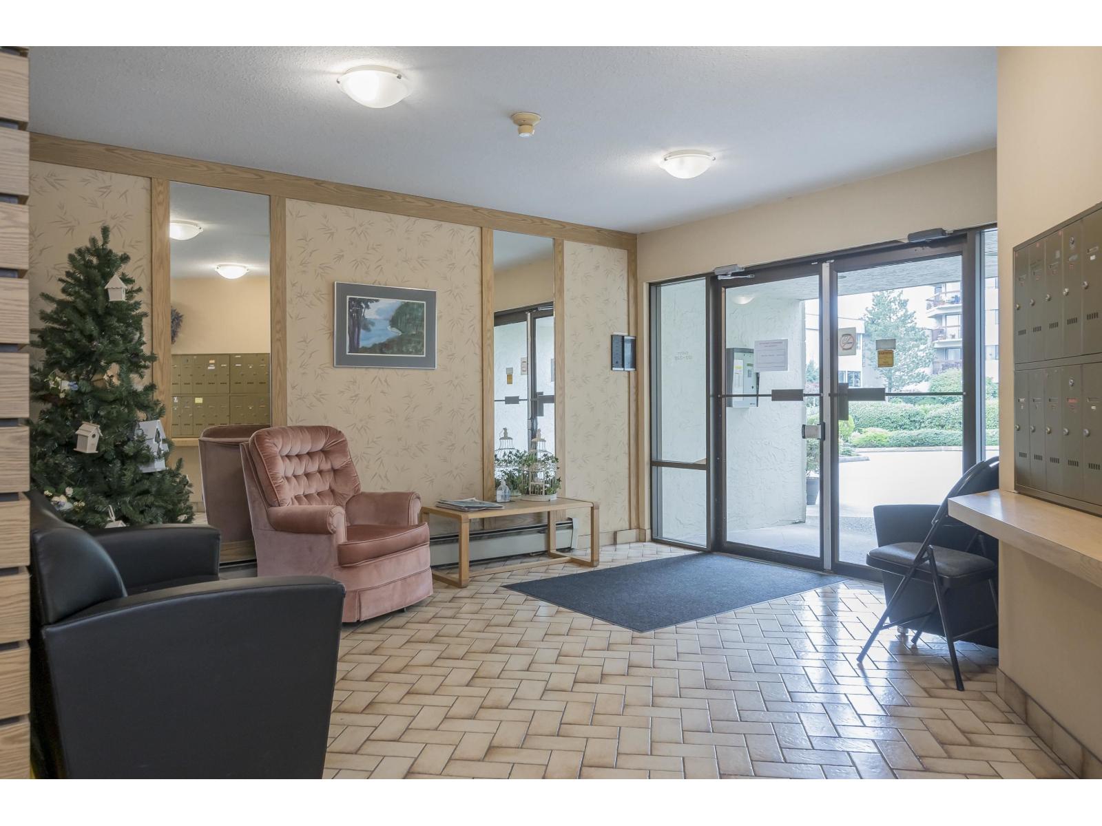 230 31955 Old Yale Road, Abbotsford, British Columbia  V2T 4N1 - Photo 4 - R3164879