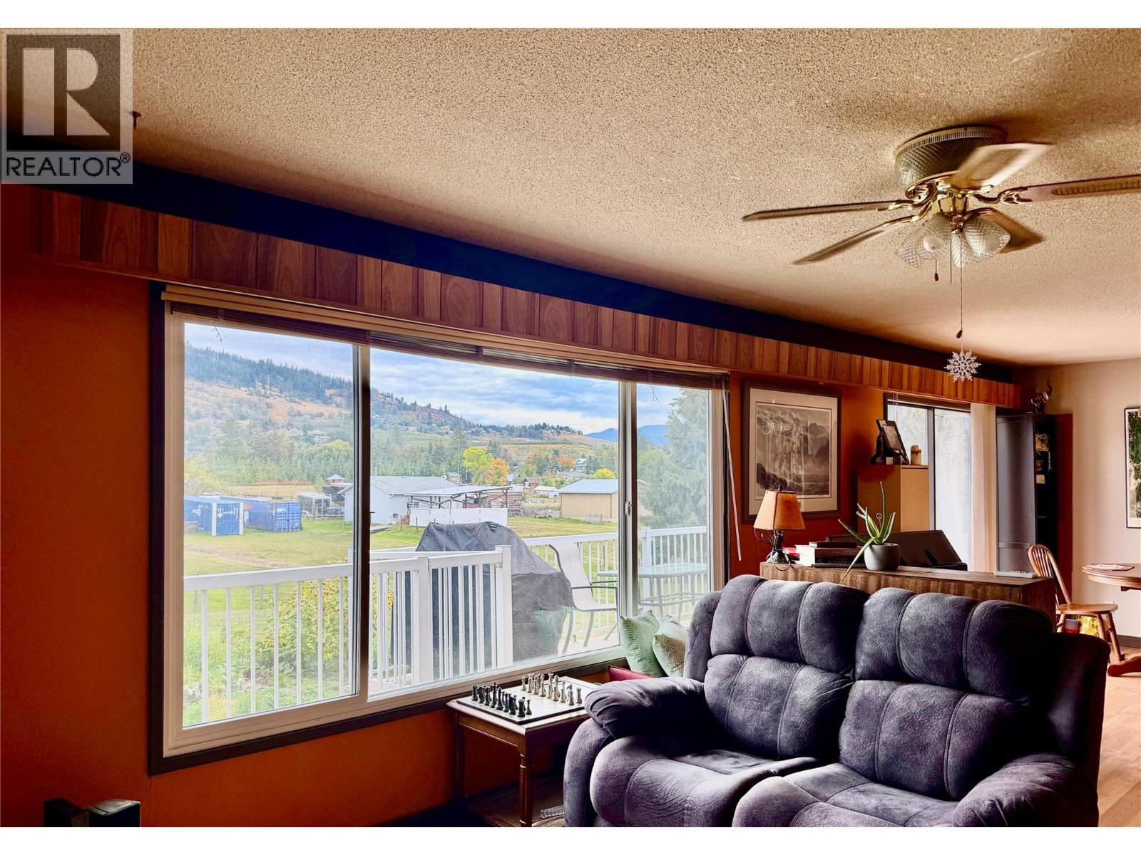 2271 Francis Street, Vernon, British Columbia  V1B 3B4 - Photo 13 - 10394061