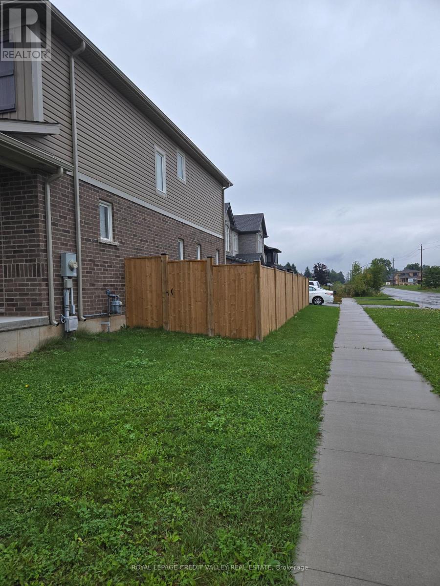 4 Sycamore Street, Welland, Ontario  L3C 0H8 - Photo 4 - X13745920