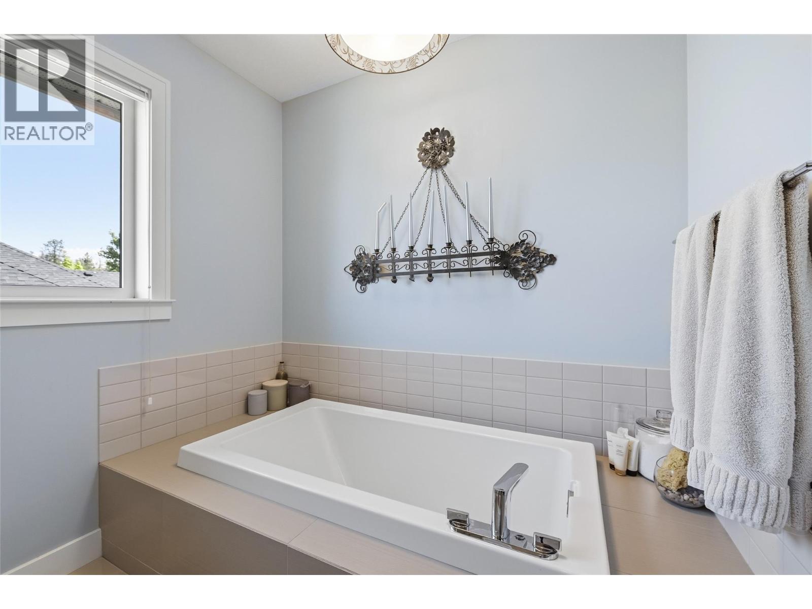 147 Skyland Drive, Kelowna, British Columbia  V1V 3A2 - Photo 34 - 10400071