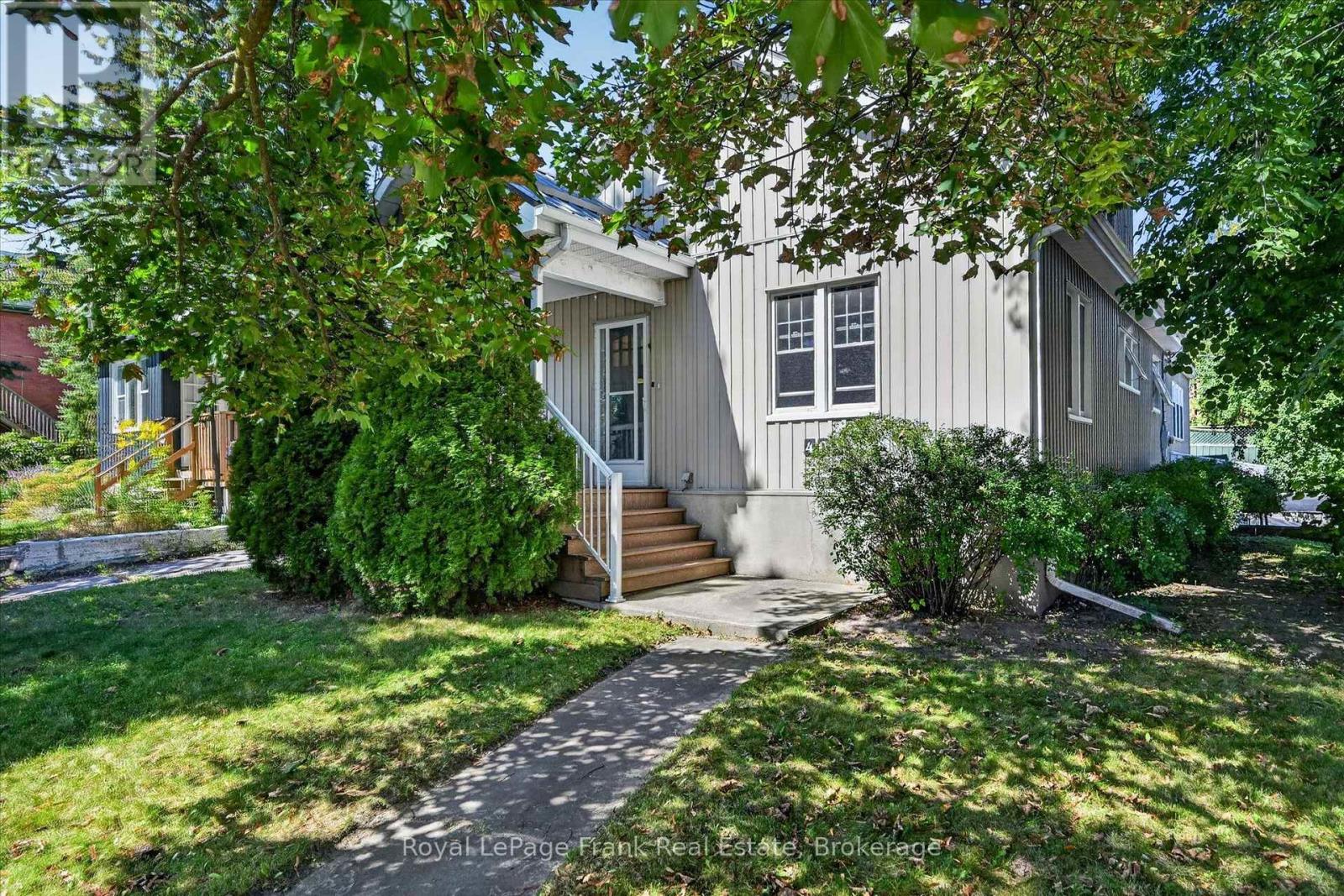 404 London Street, Peterborough, Ontario  K9H 3A3 - Photo 2 - X13786586
