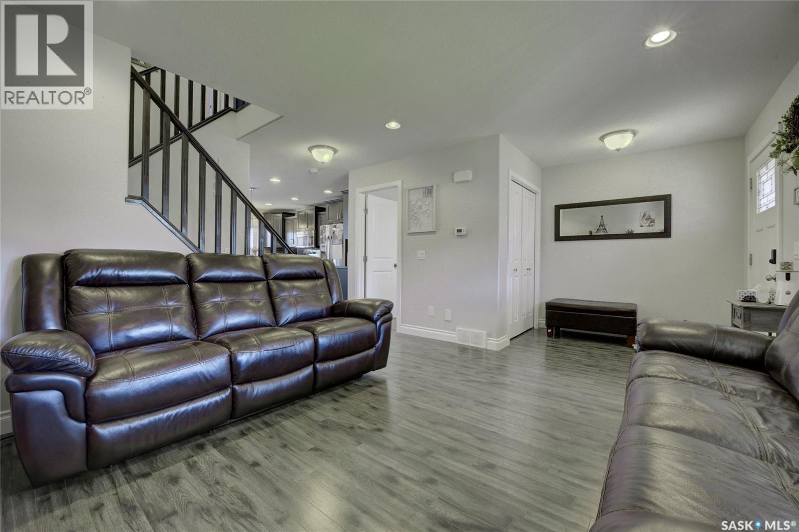 416 Redwood Crescent, Warman, Saskatchewan  S0K 0A1 - Photo 8 - SK048434
