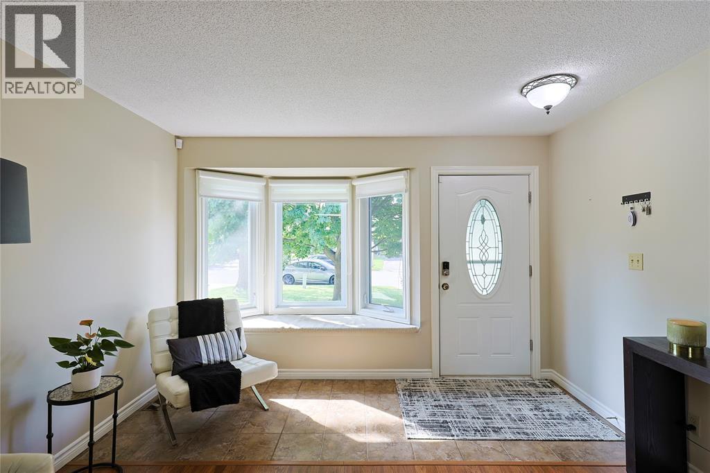 1234 Thistledown Avenue, Sarnia, Ontario  N7S 5A9 - Photo 5 - 26022434