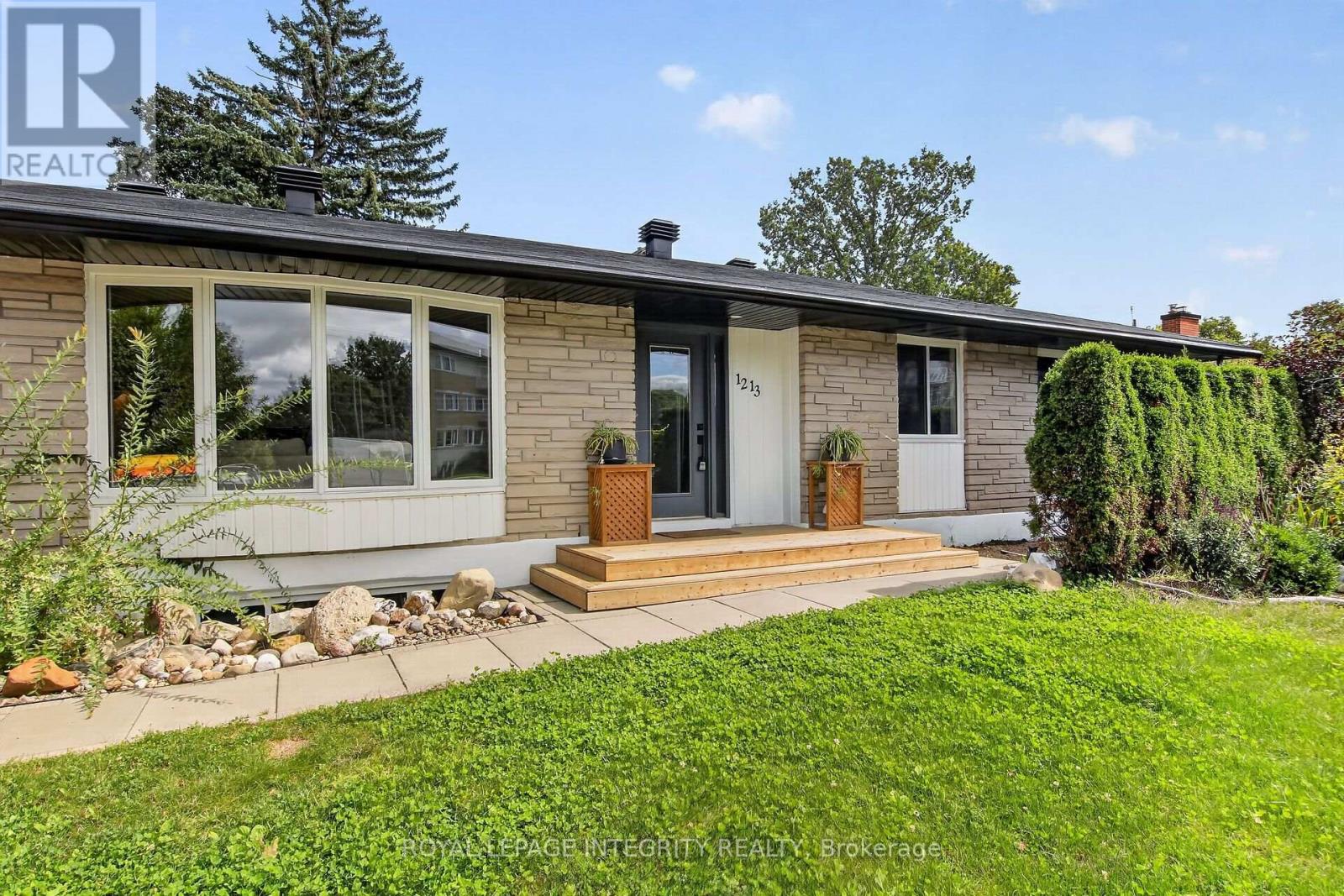 1213 MCWATTERS ROAD, Ottawa, Ontario