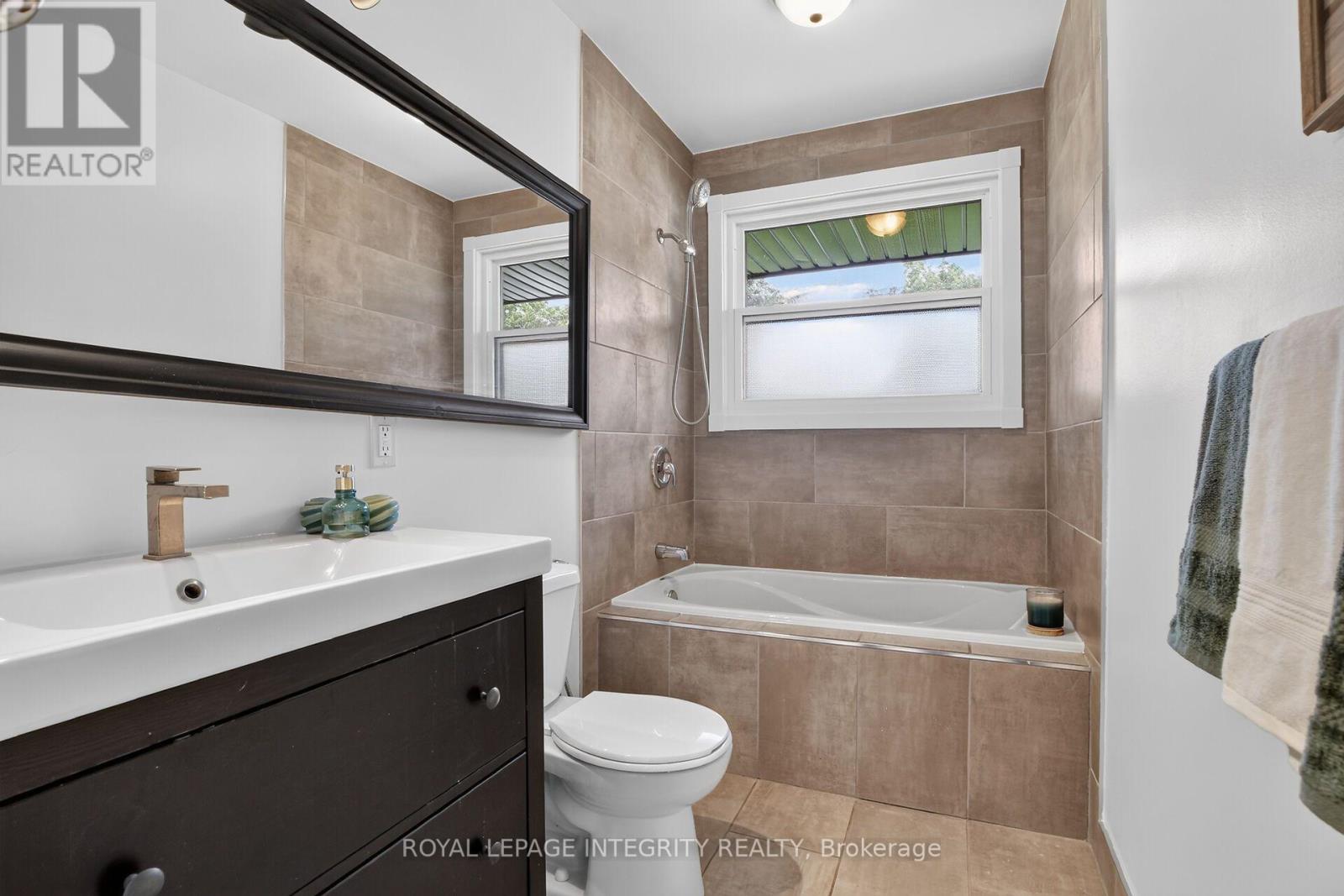 1213 Mcwatters Road, Ottawa, Ontario K2C 3E7 - Photo 18 - X13786604