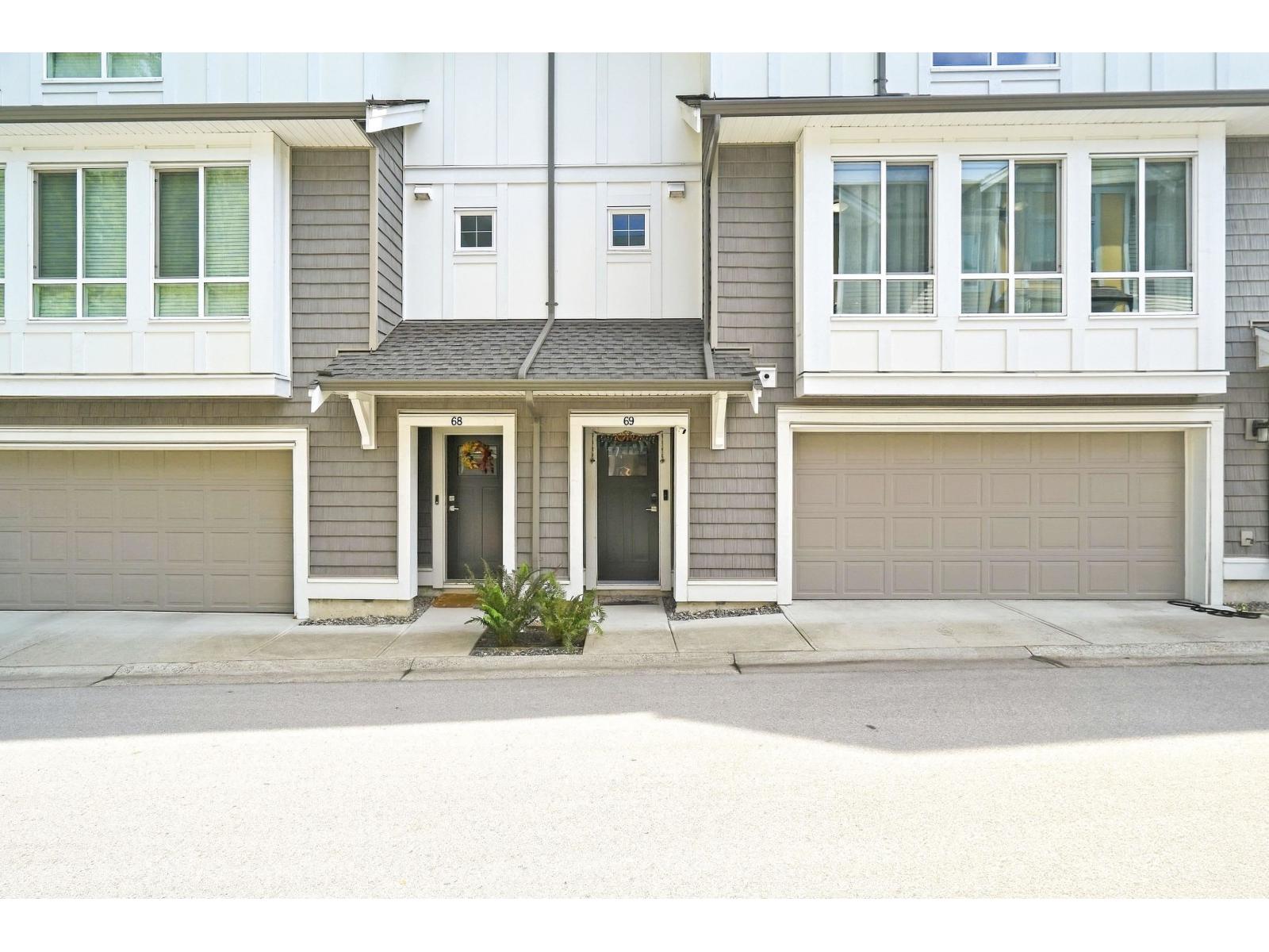 69 9688 162A STREET, surrey, British Columbia