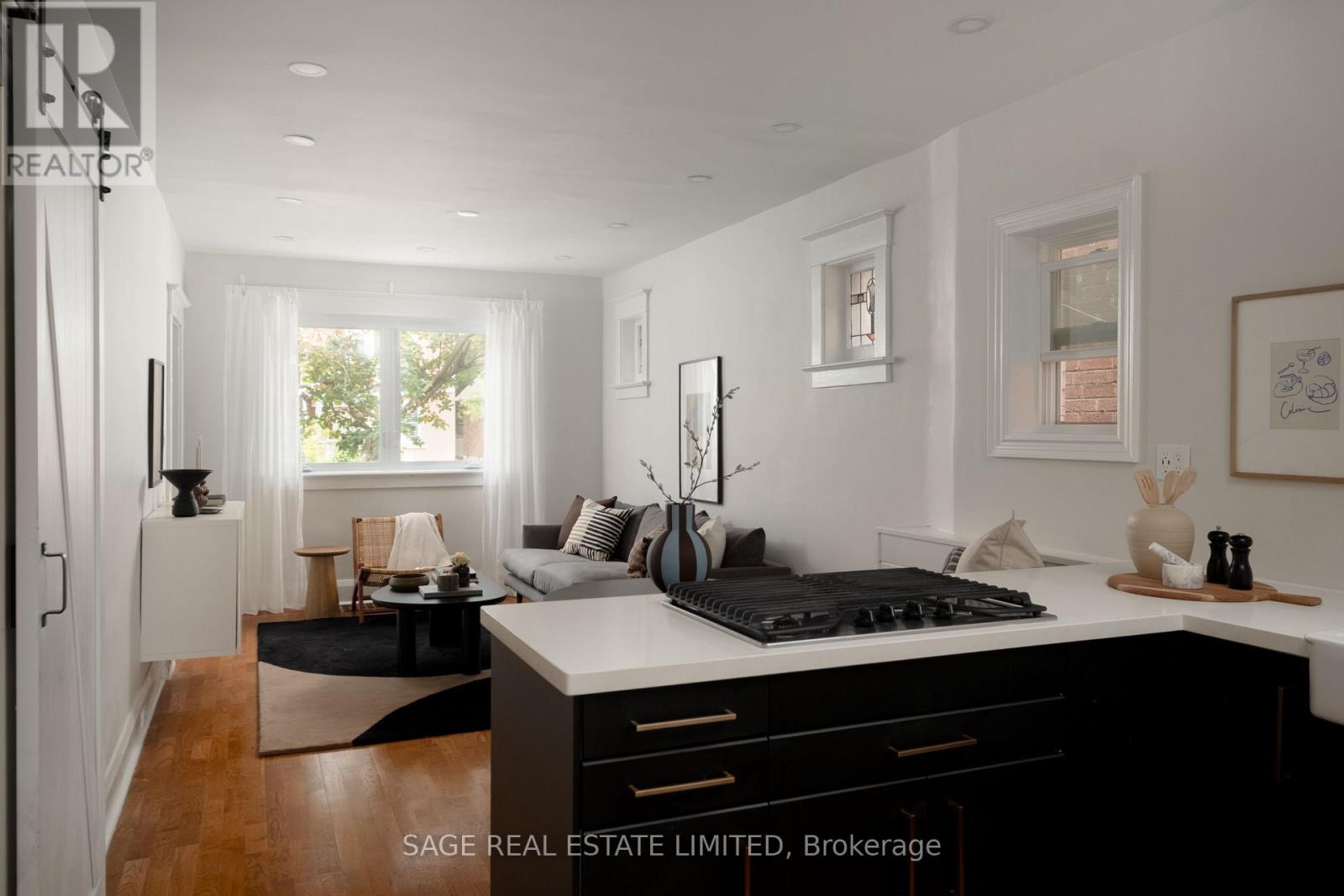 74 Barrington Avenue, Toronto, Ontario  M4C 4Z1 - Photo 10 - E13786558