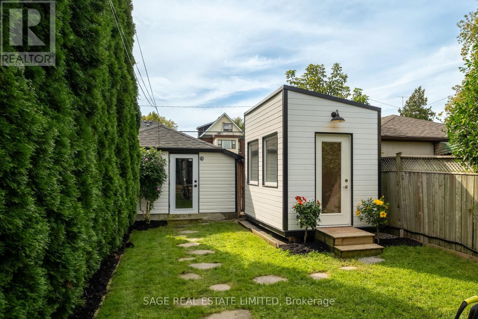 74 Barrington Avenue, Toronto, Ontario  M4C 4Z1 - Photo 26 - E13786558